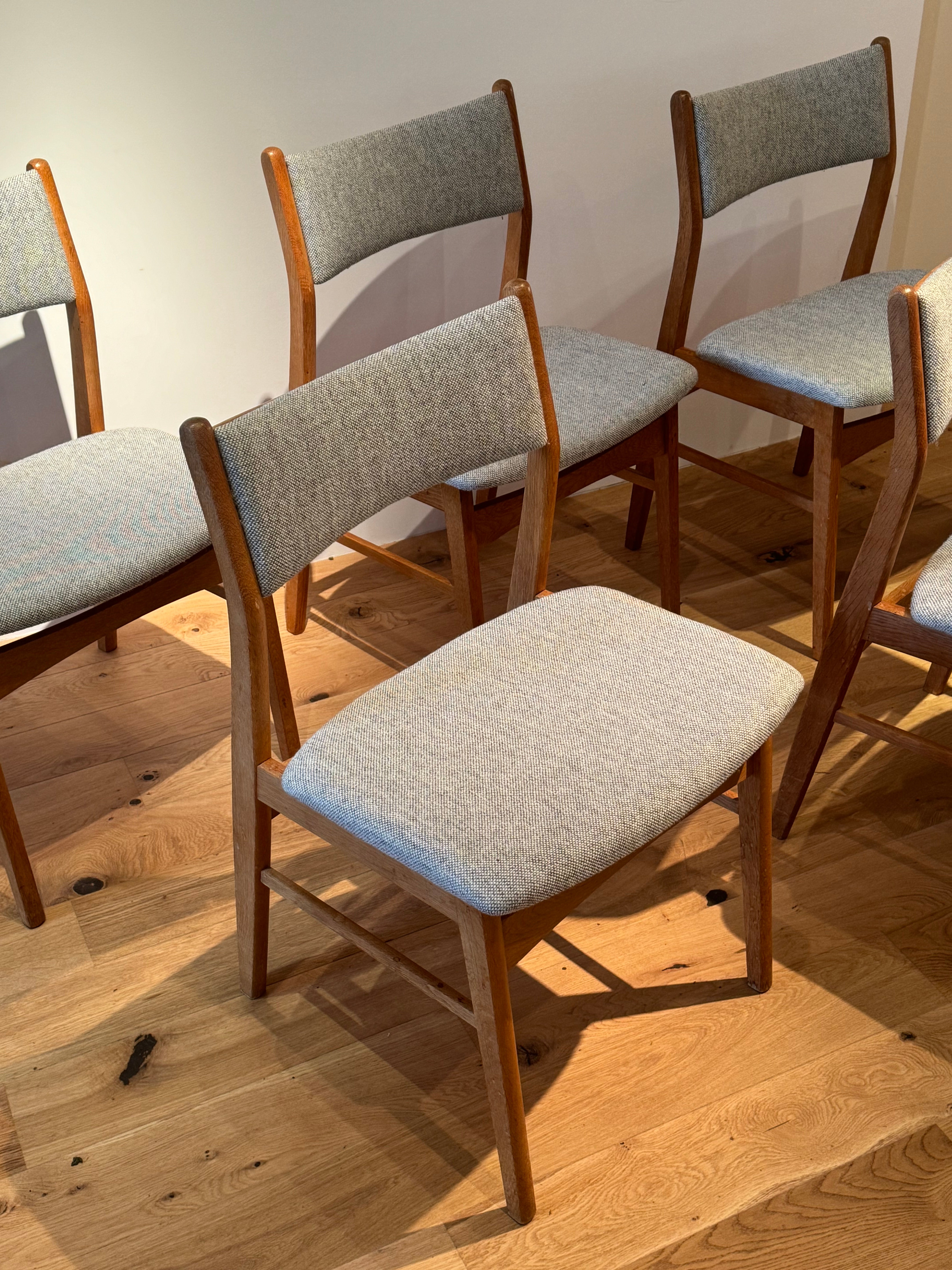 Suite de 6 chaises scandinaves vintage en chêne « Chrisna » »