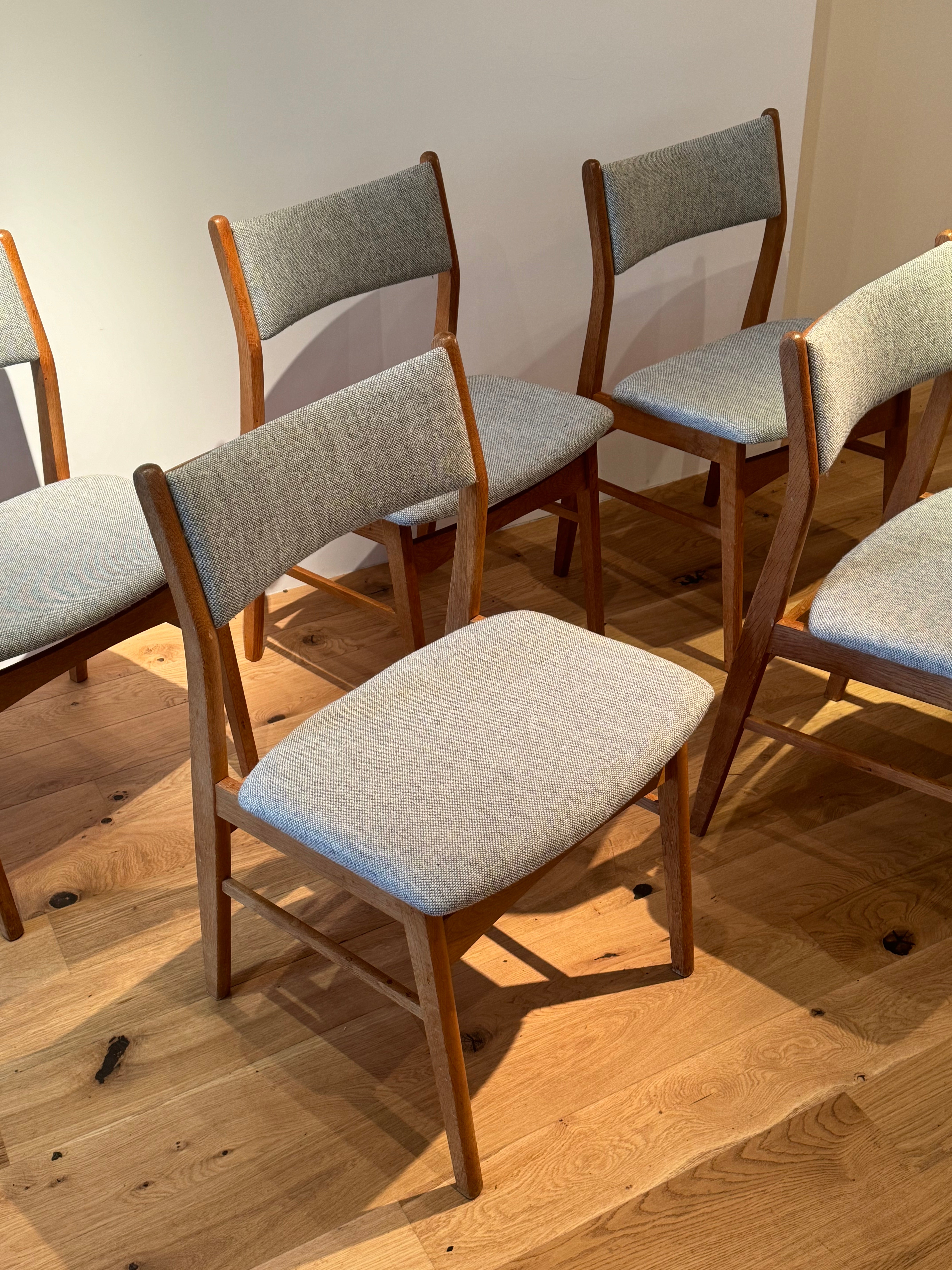 Suite de 6 chaises scandinaves vintage en chêne « Chrisna » »