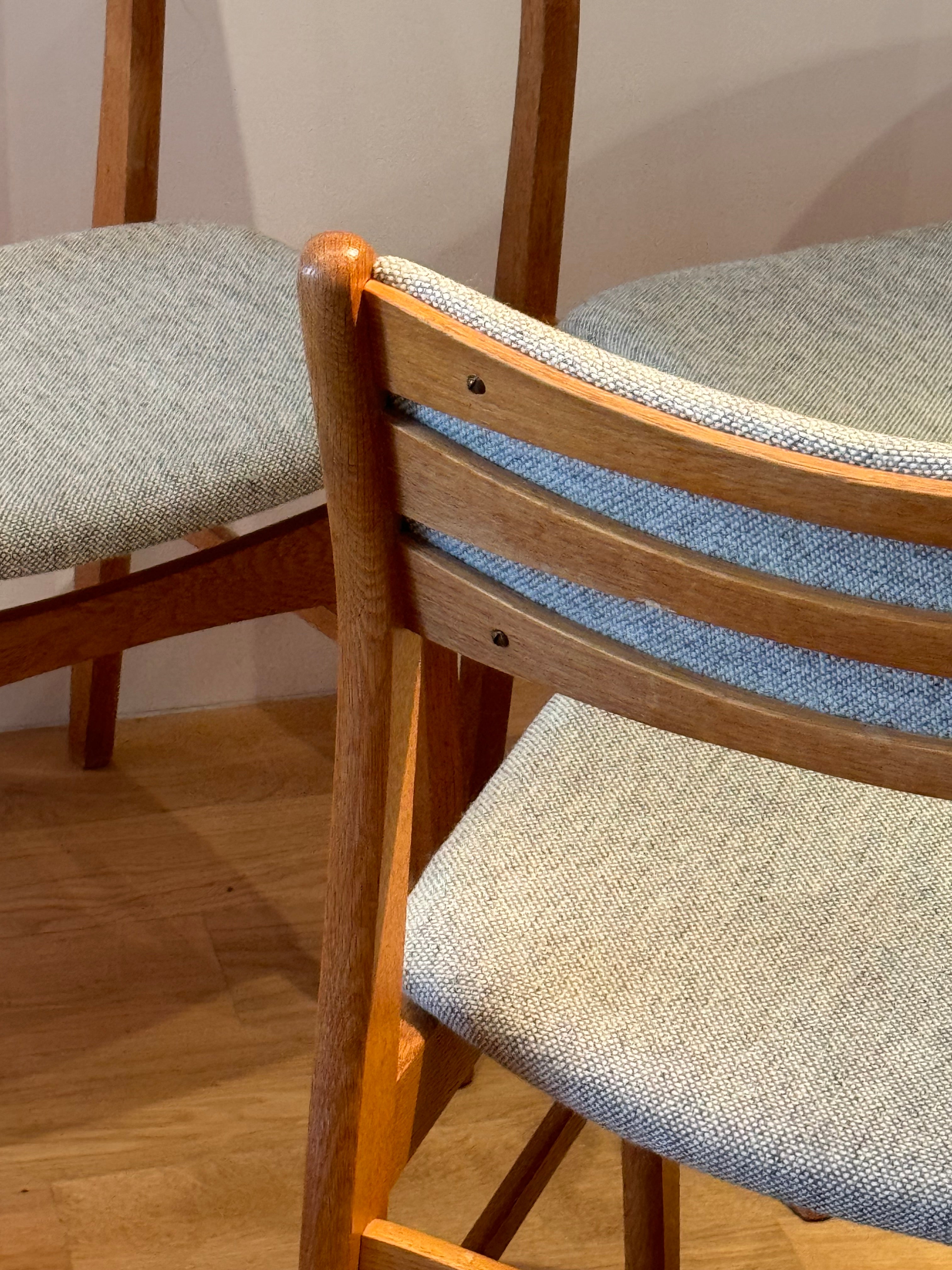 Suite de 6 chaises scandinaves vintage en chêne « Chrisna » »