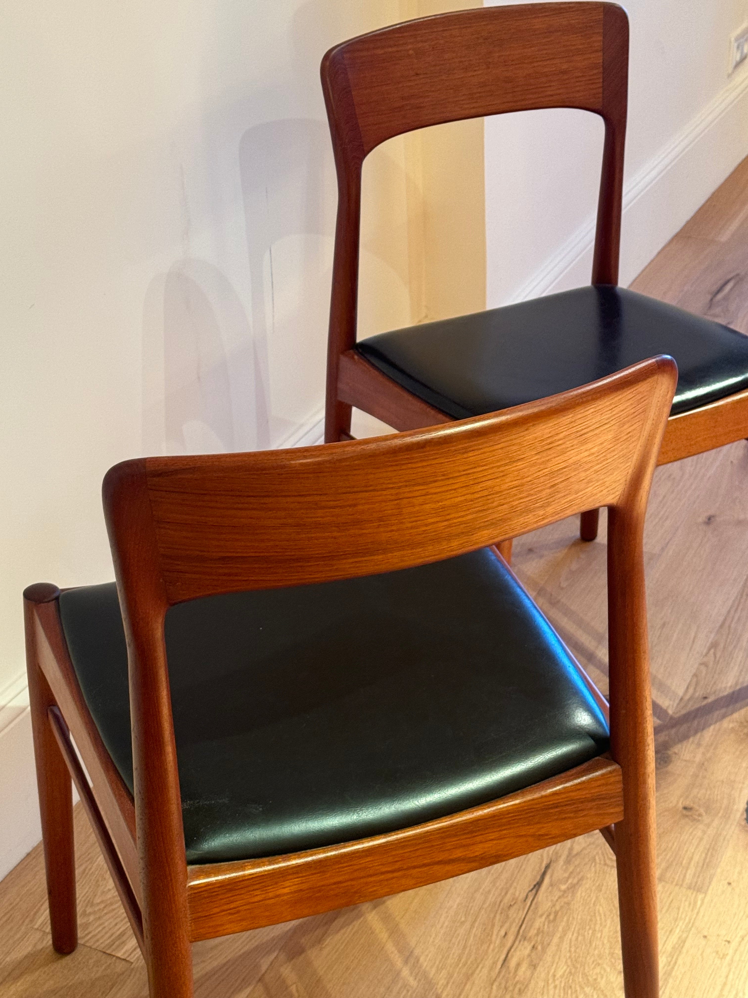 Paire de chaises scandinaves vintage en teck « Olga »