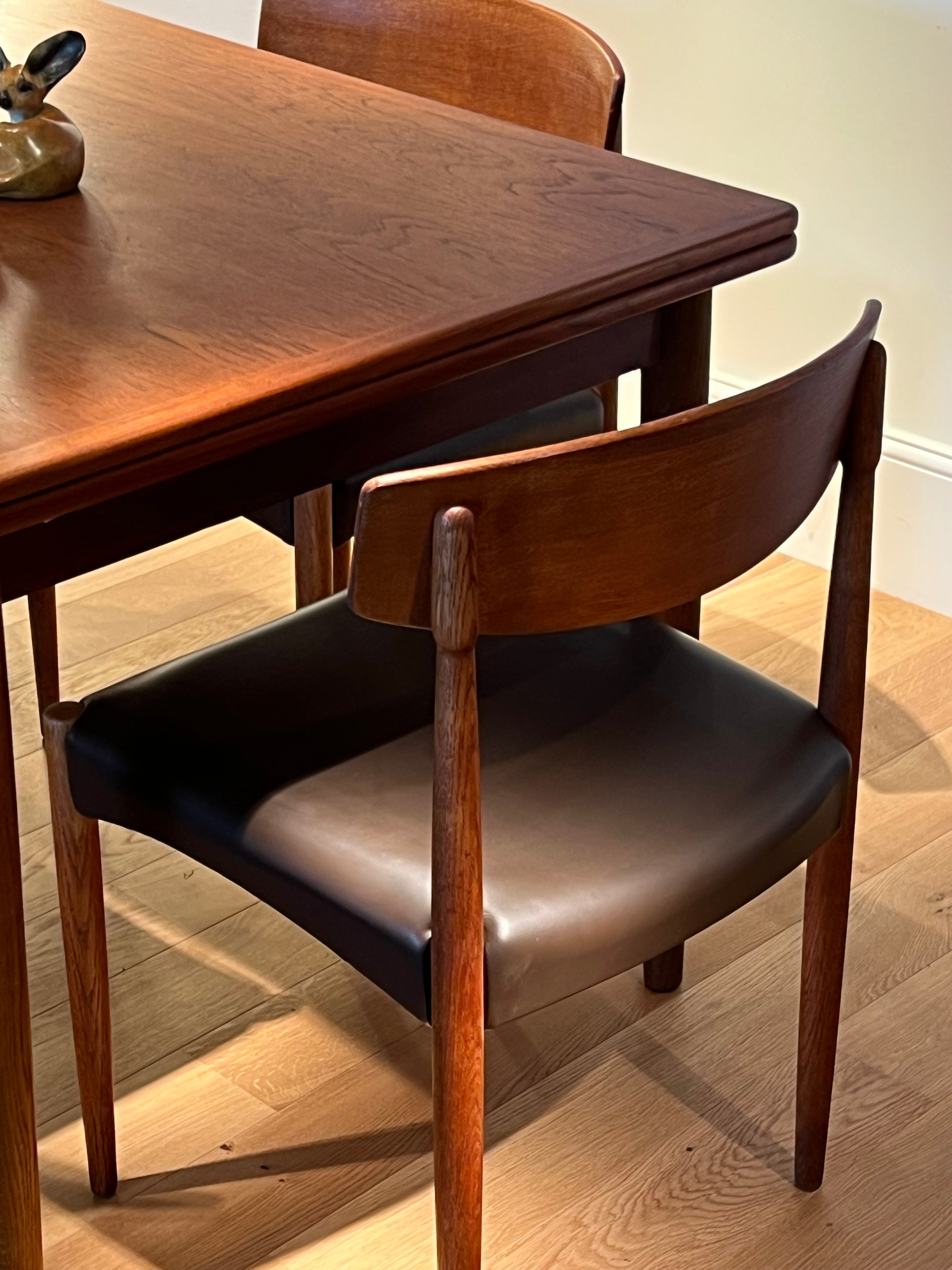 Suite de 4 chaises scandinave vintage en chêne "Huldra"