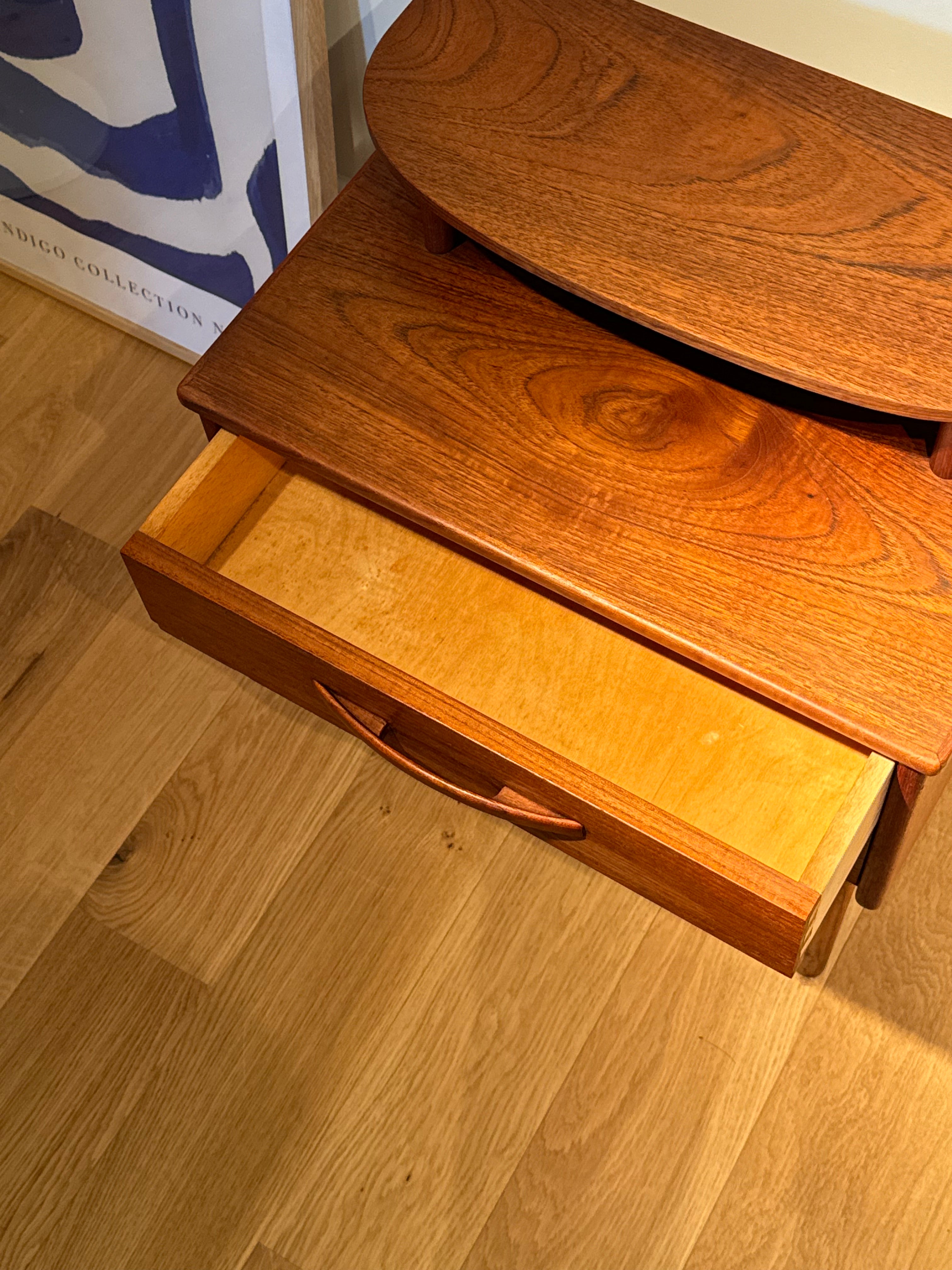 Petit chevet scandinave vintage en teck "Nils"