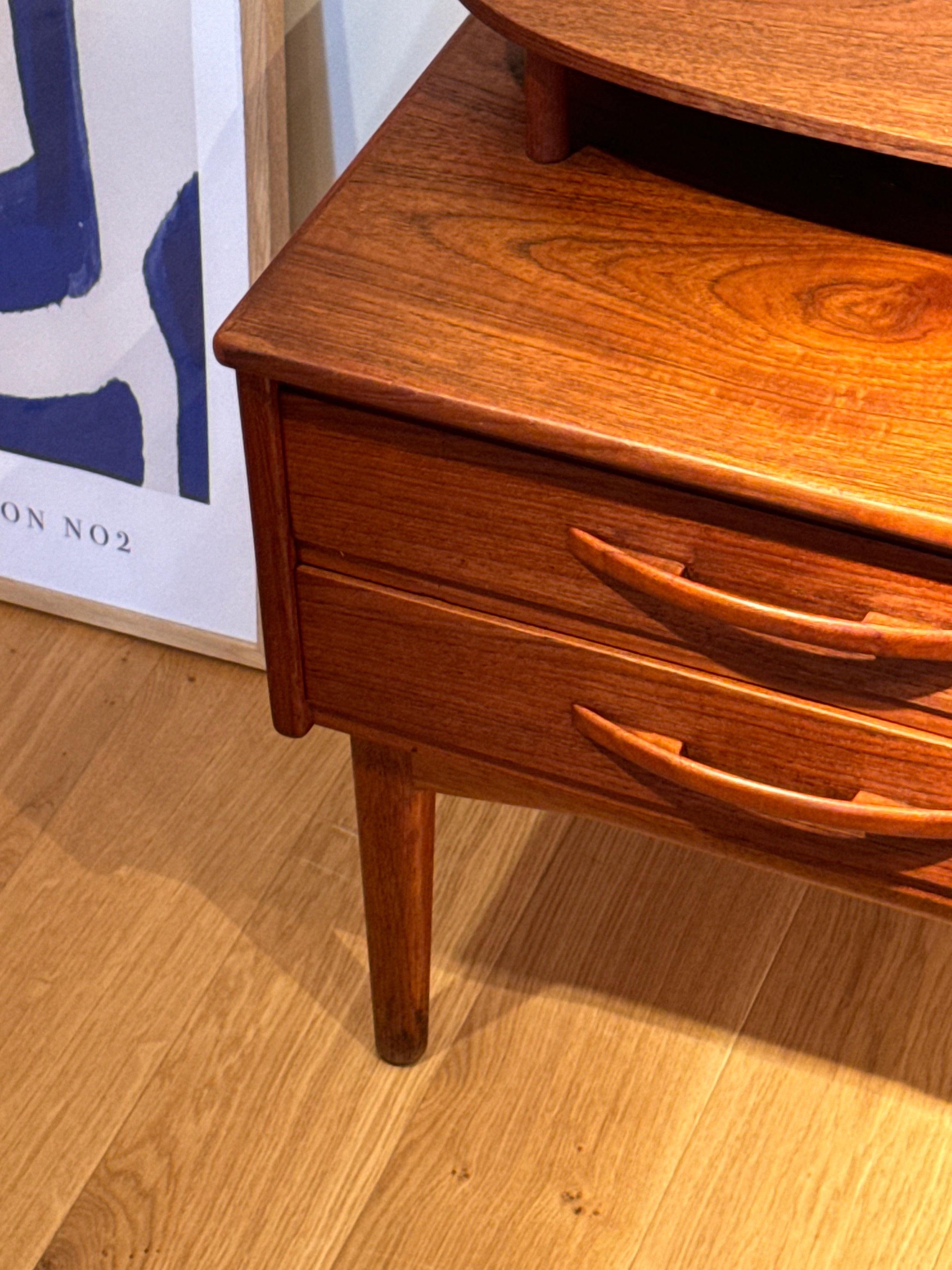 Petit chevet scandinave vintage en teck "Nils"