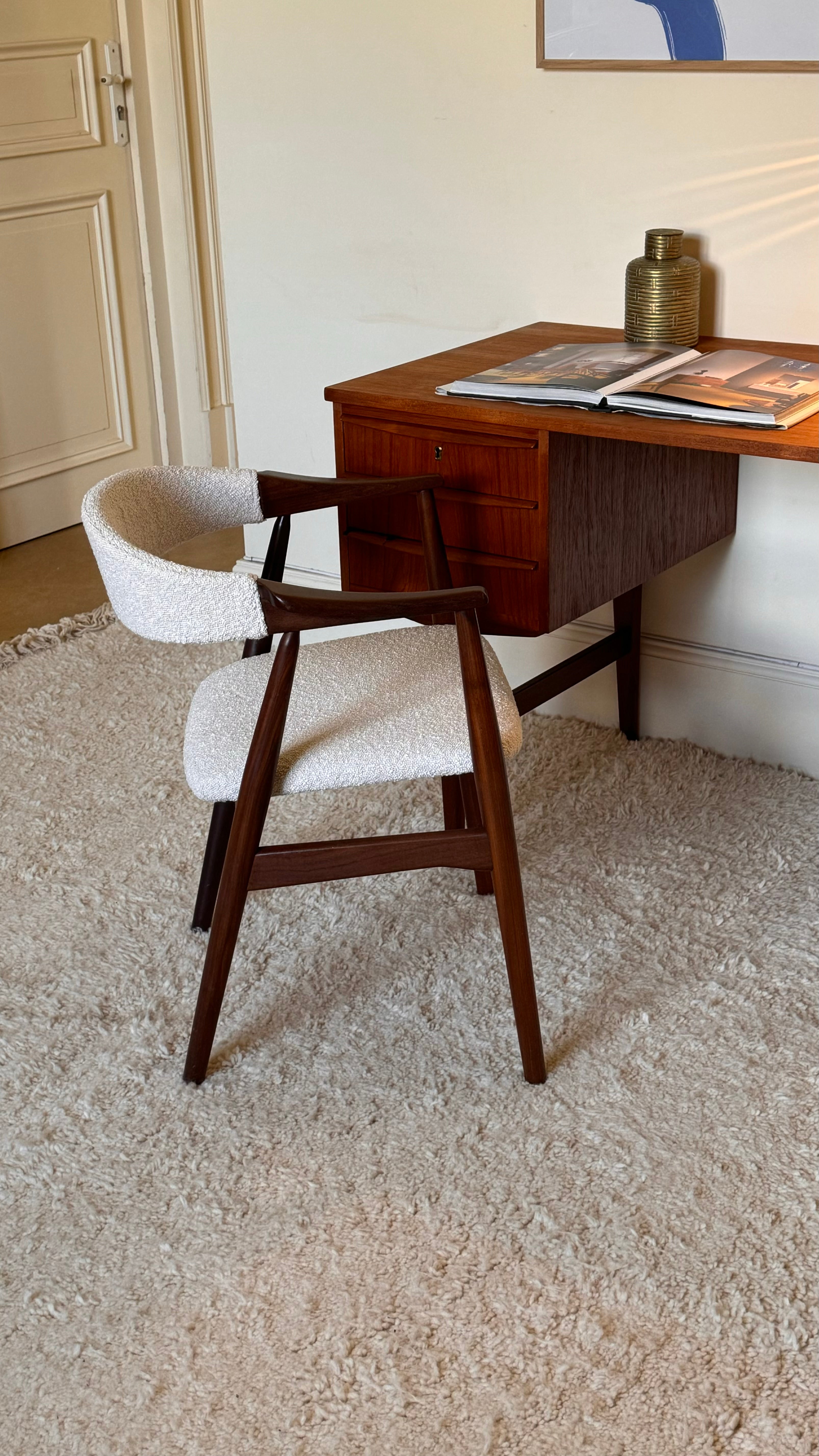 PRÉCOMMANDE | Fauteuil Scandinave vintage modèle 213 personnalisable, par Thomas Harlev pour Farstrup