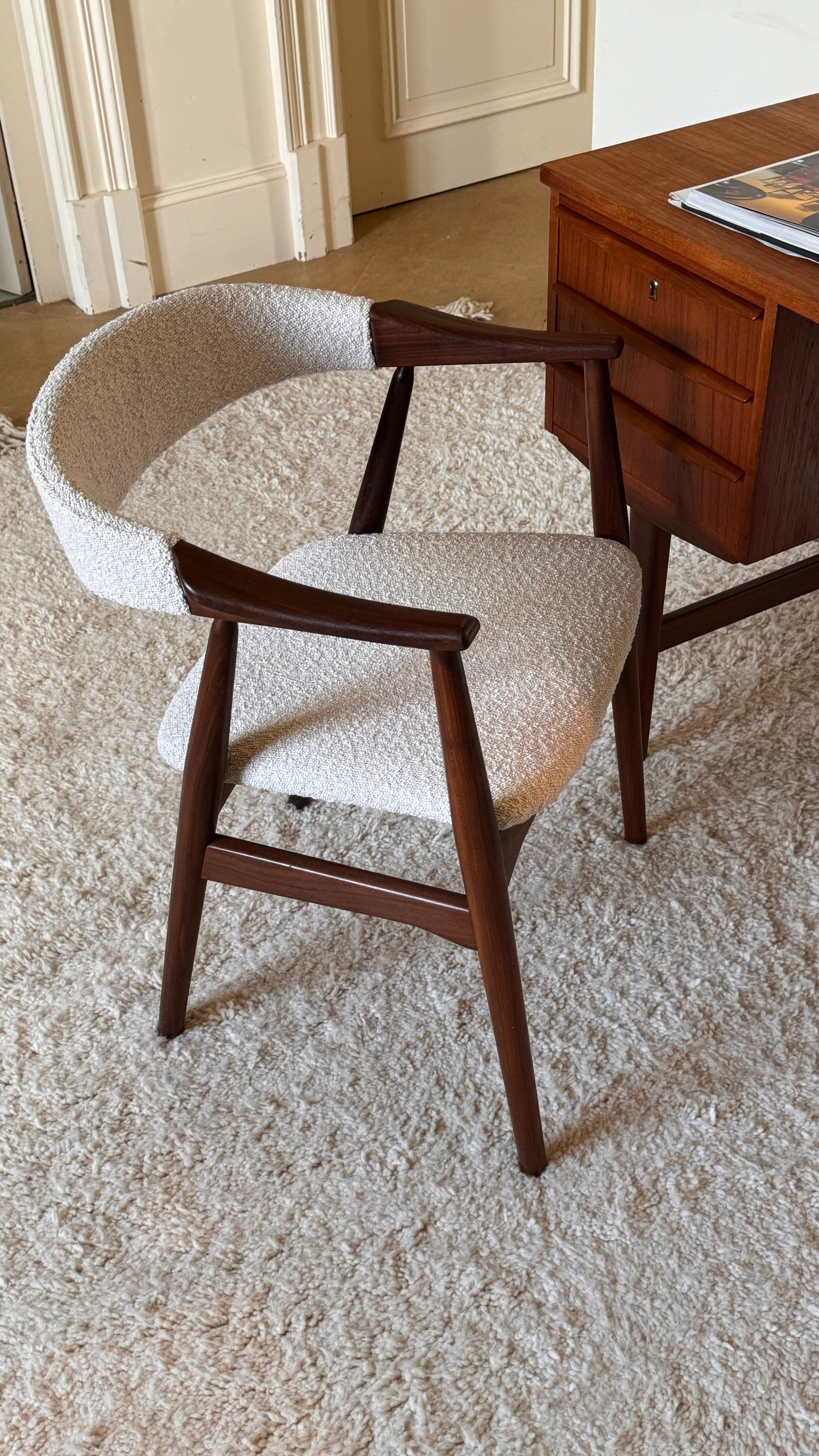 PRÉCOMMANDE | Fauteuil Scandinave vintage modèle 213 personnalisable, par Thomas Harlev pour Farstrup