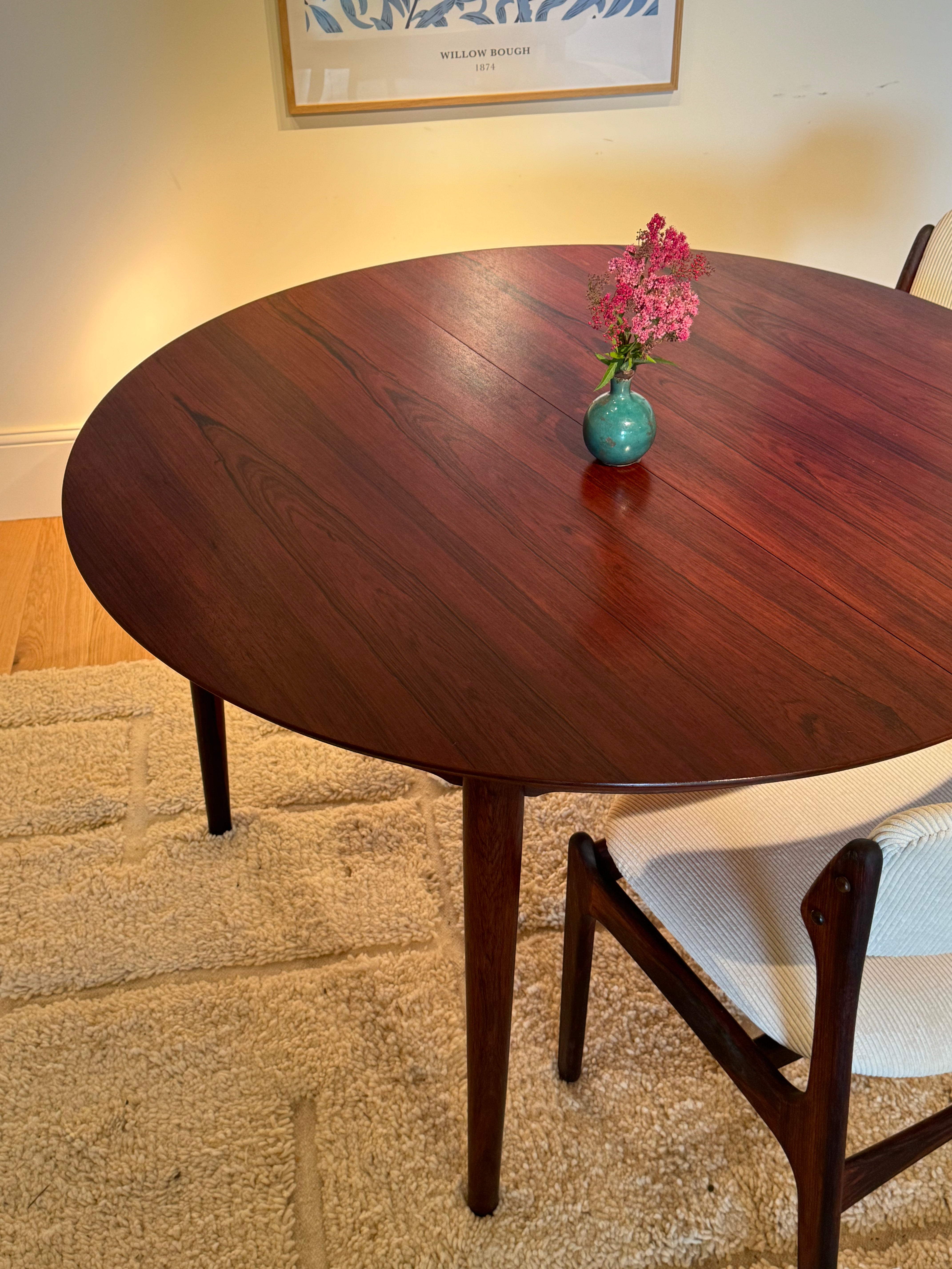 Table ronde extensible scandinave vintage en palissandre "Ingrid"