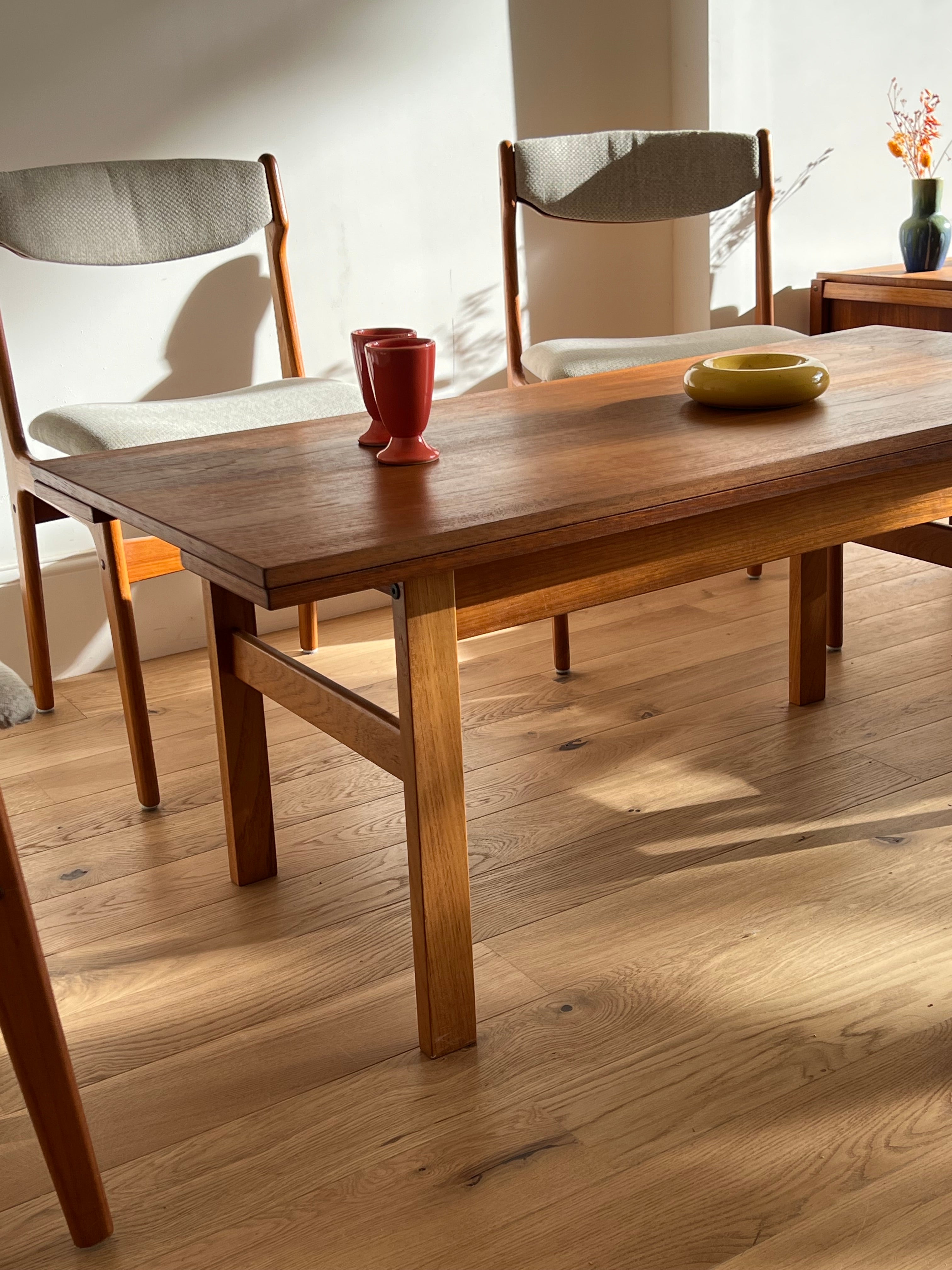 Table scandinave vintage modulable « Rikke »