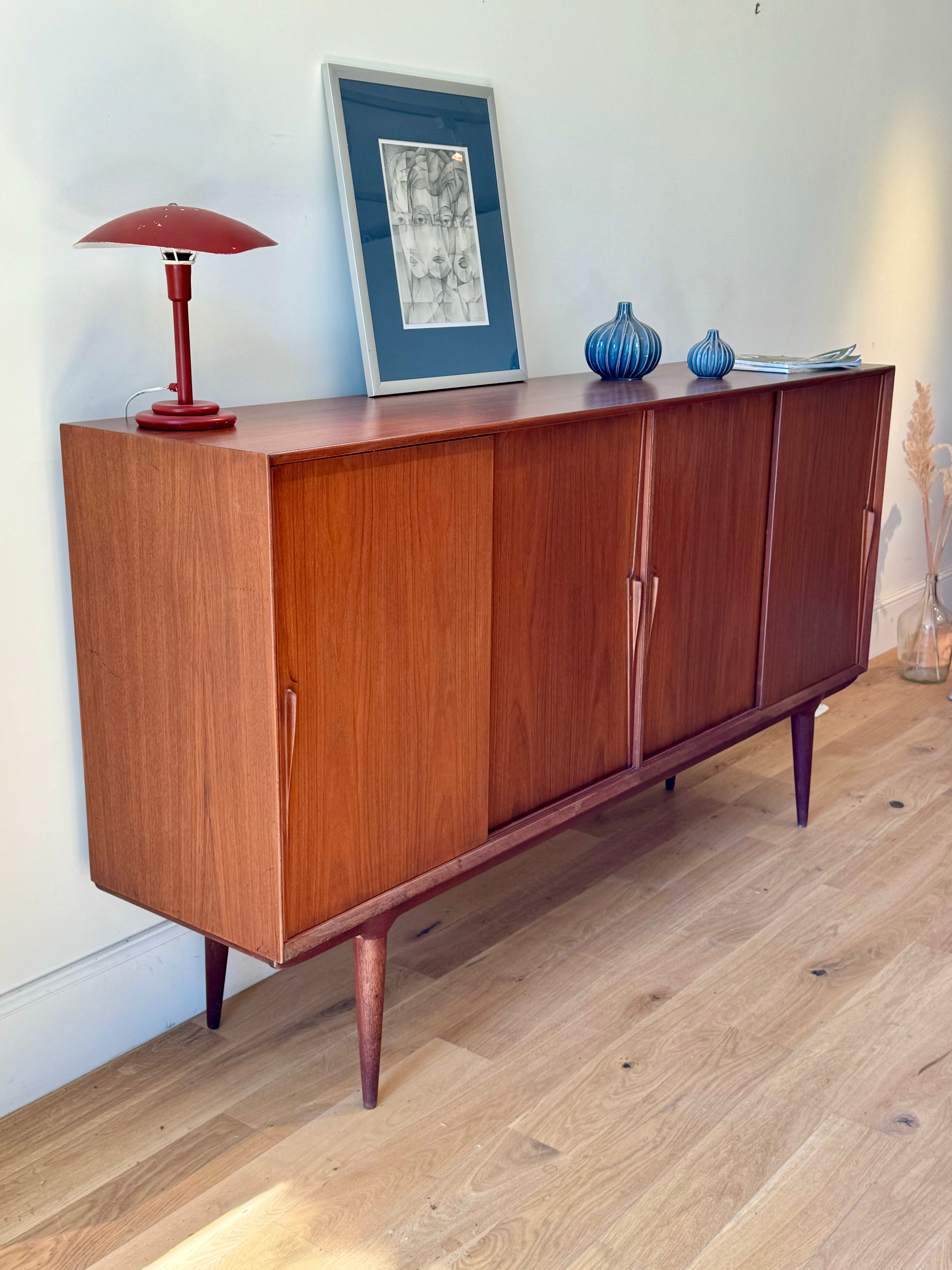 Enfilade scandinave vintage en teck Omann Jun - modèle 19