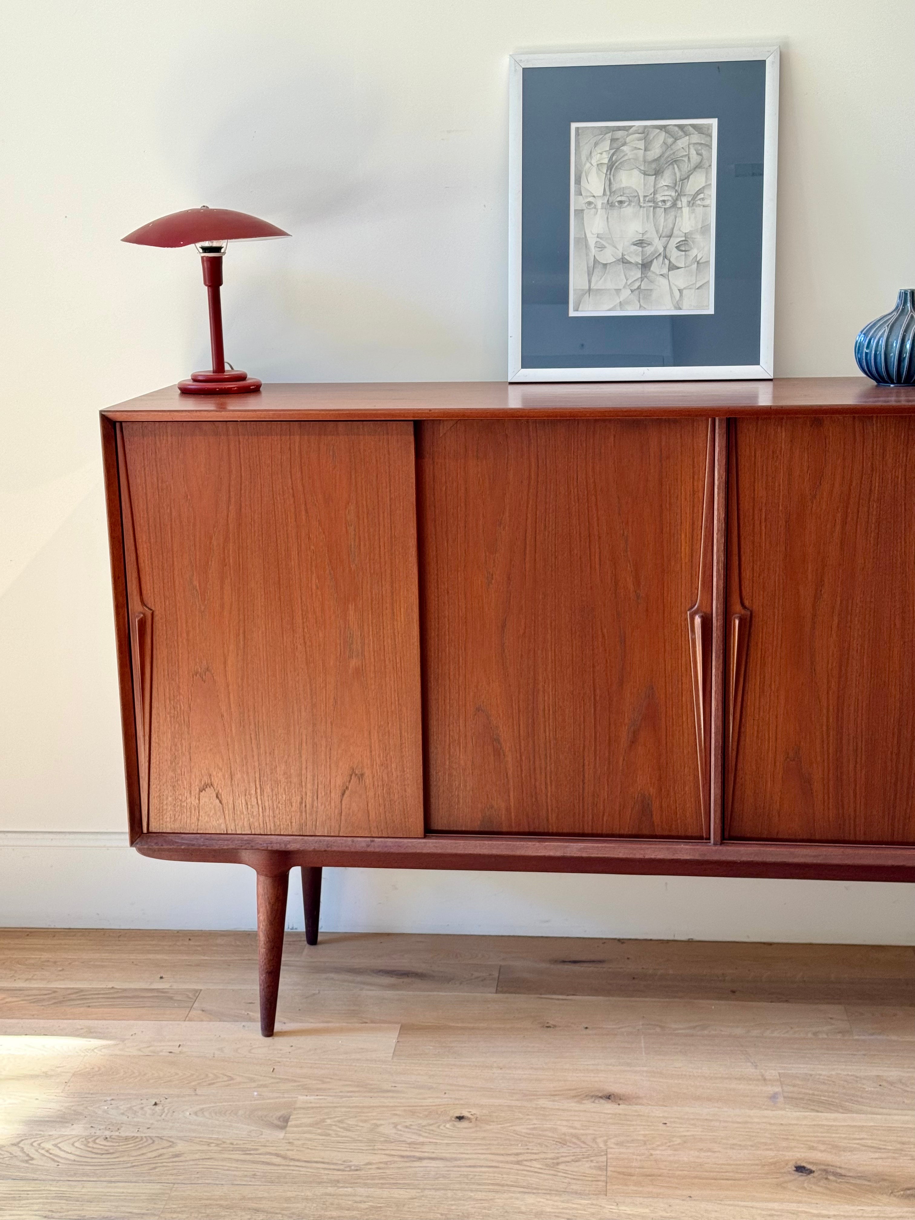 Enfilade scandinave vintage en teck Omann Jun - modèle 19
