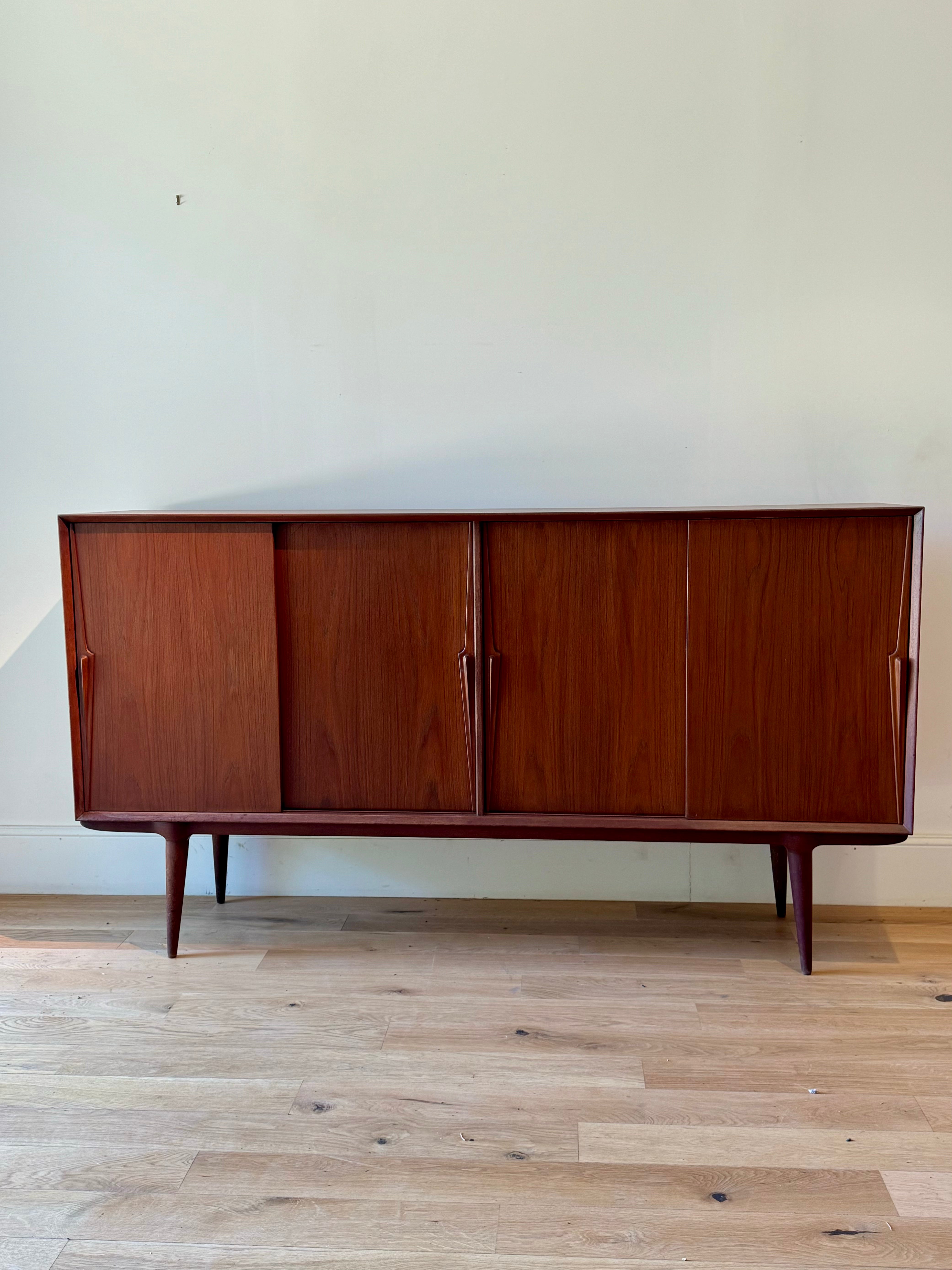 Enfilade scandinave vintage en teck Omann Jun - modèle 19