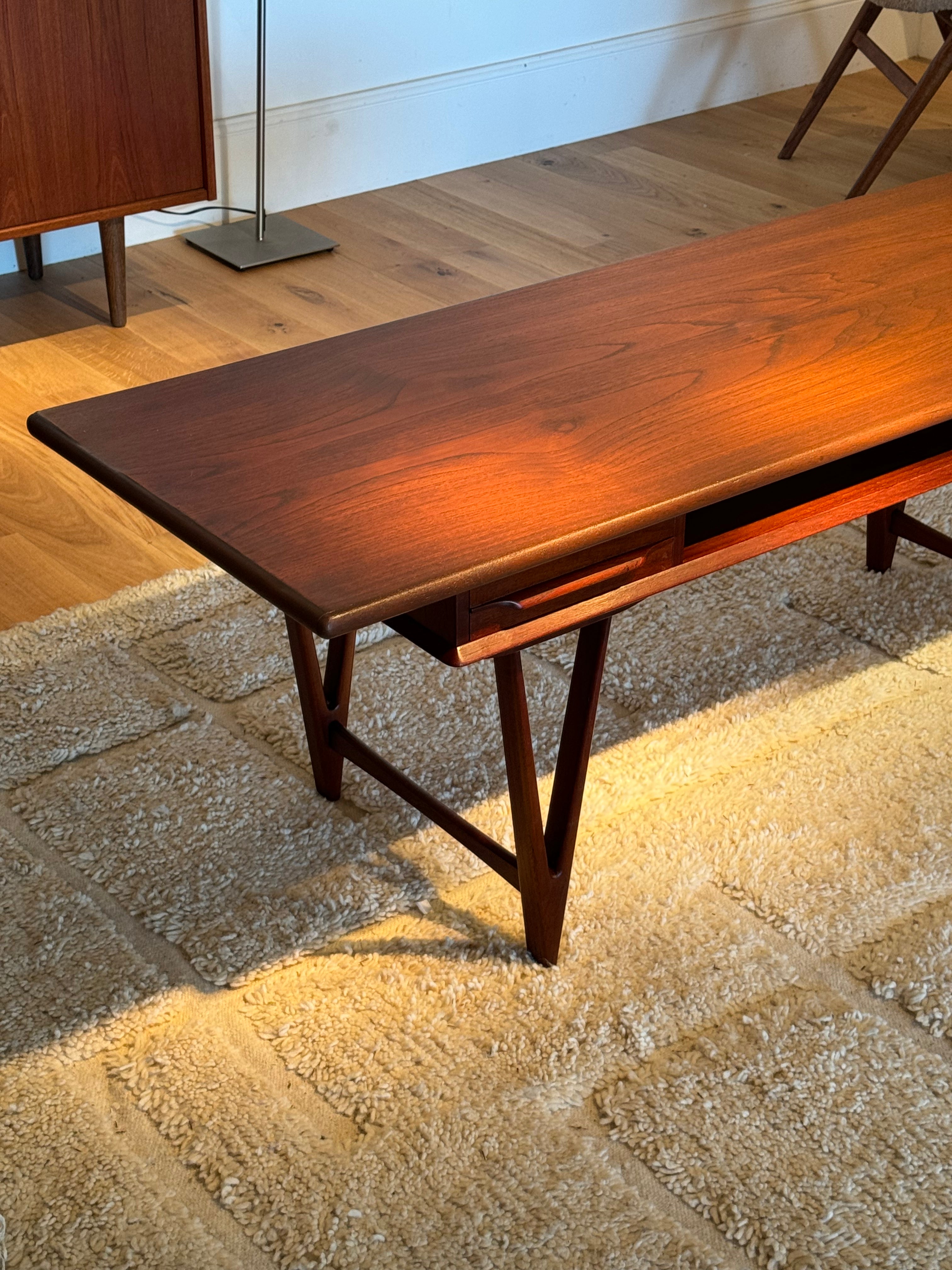 Table basse danoise vintage en teck par E.W. Bach pour Toften Møbelfabrik