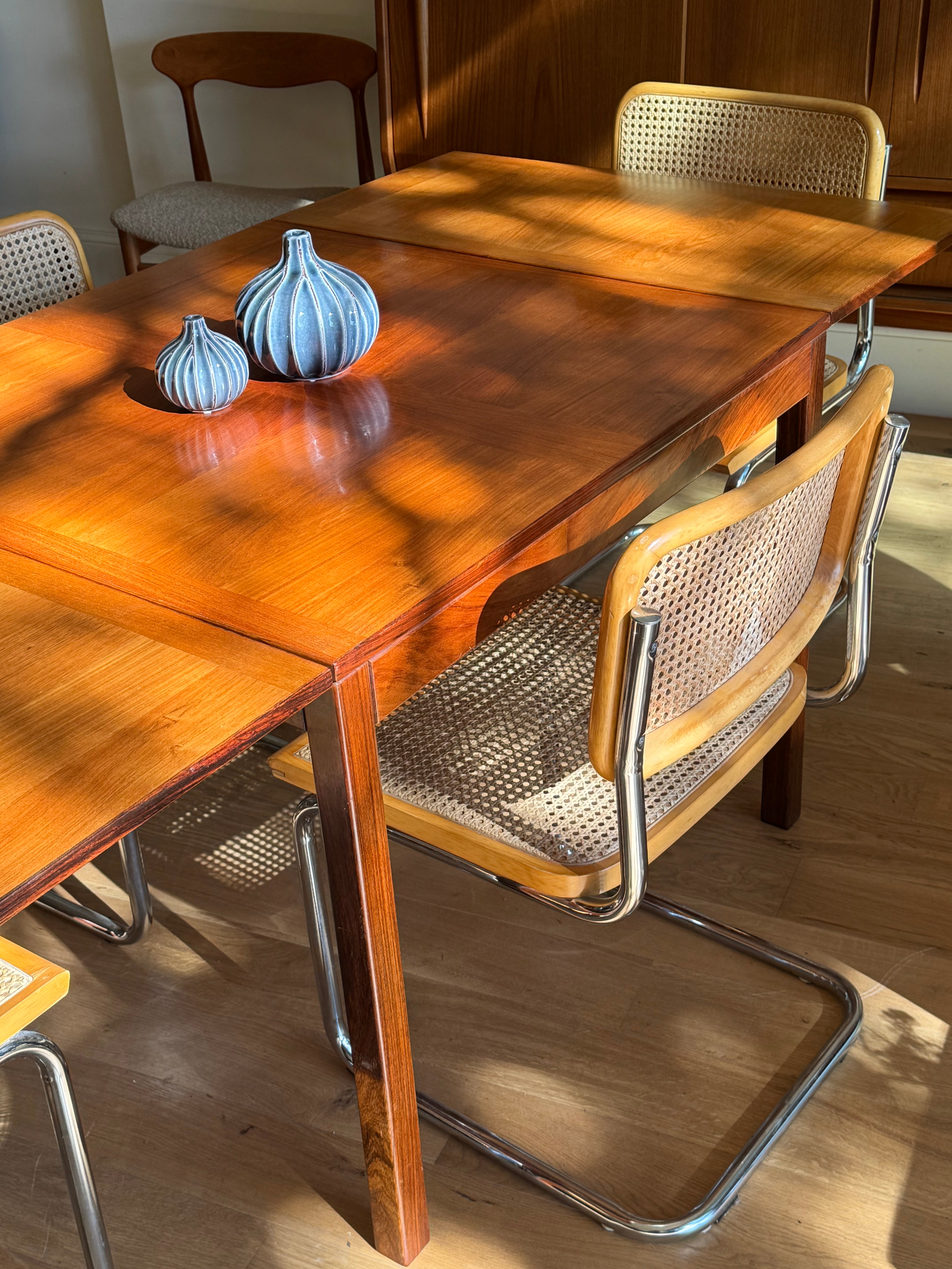 Table de salle à manger scandinave vintage en teck avec rallonges pliables "Lina"