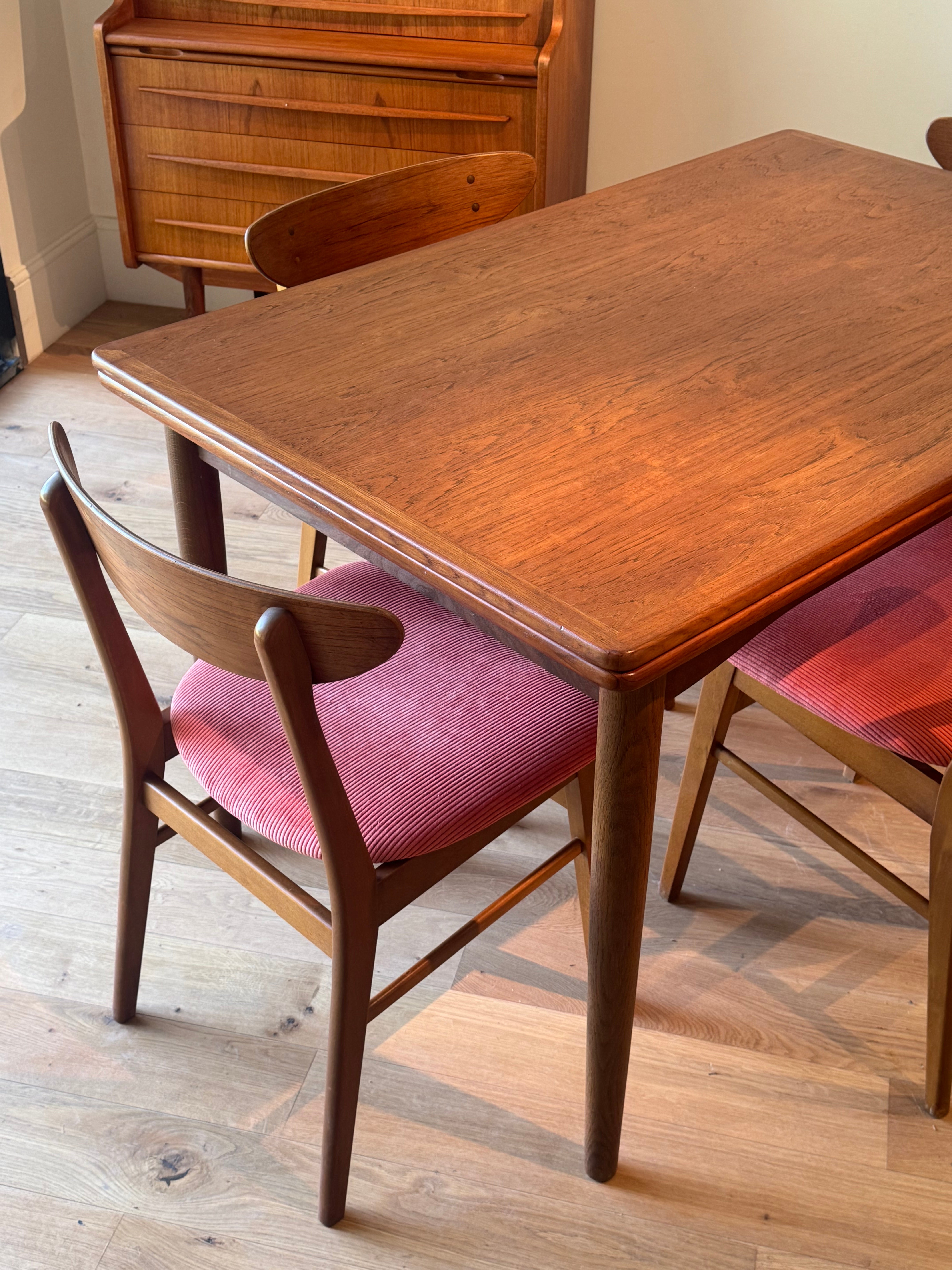 Table de salle à manger extensible scandinave vintage en teck "Cora"