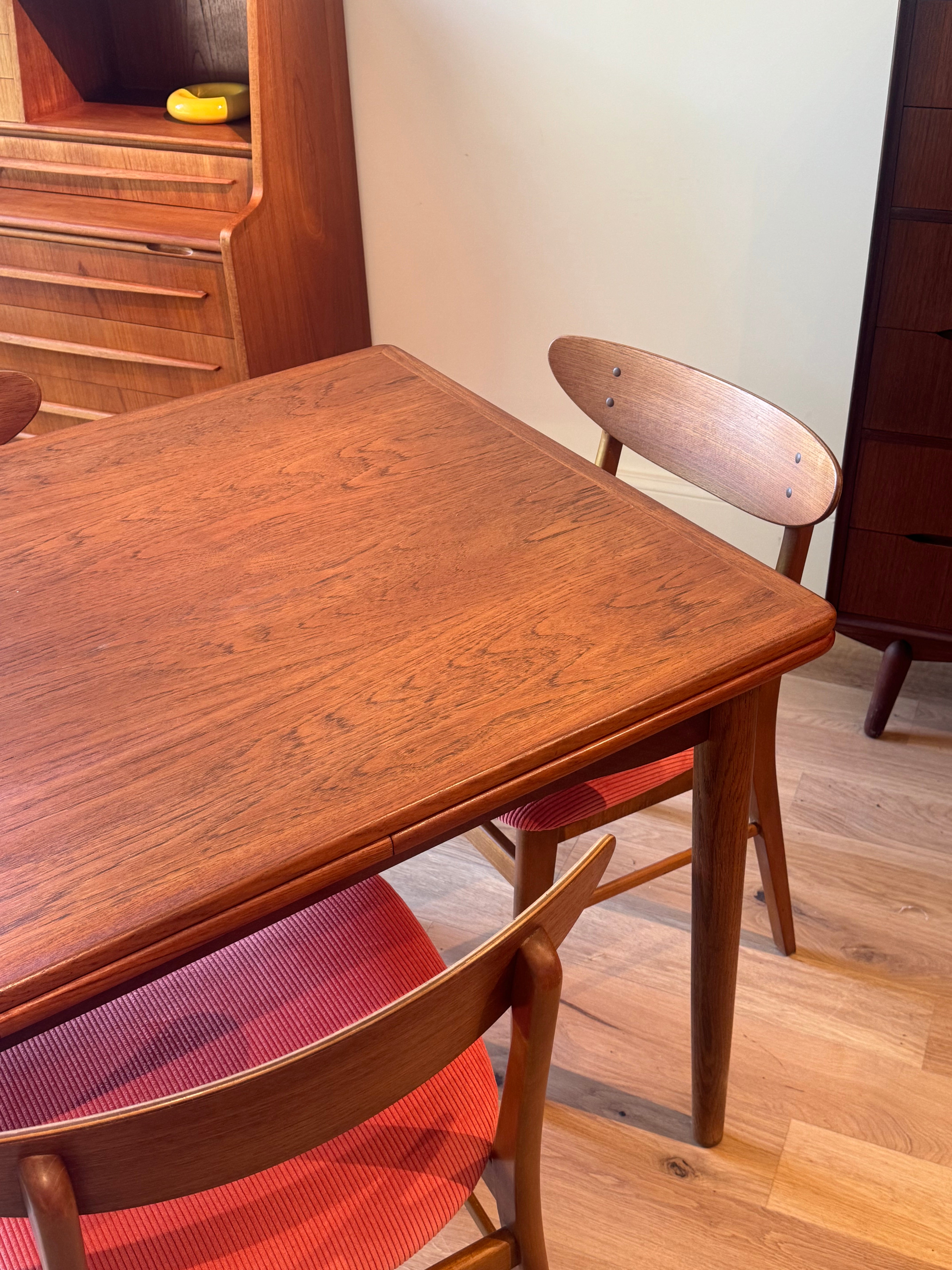 Table de salle à manger extensible scandinave vintage en teck "Cora"