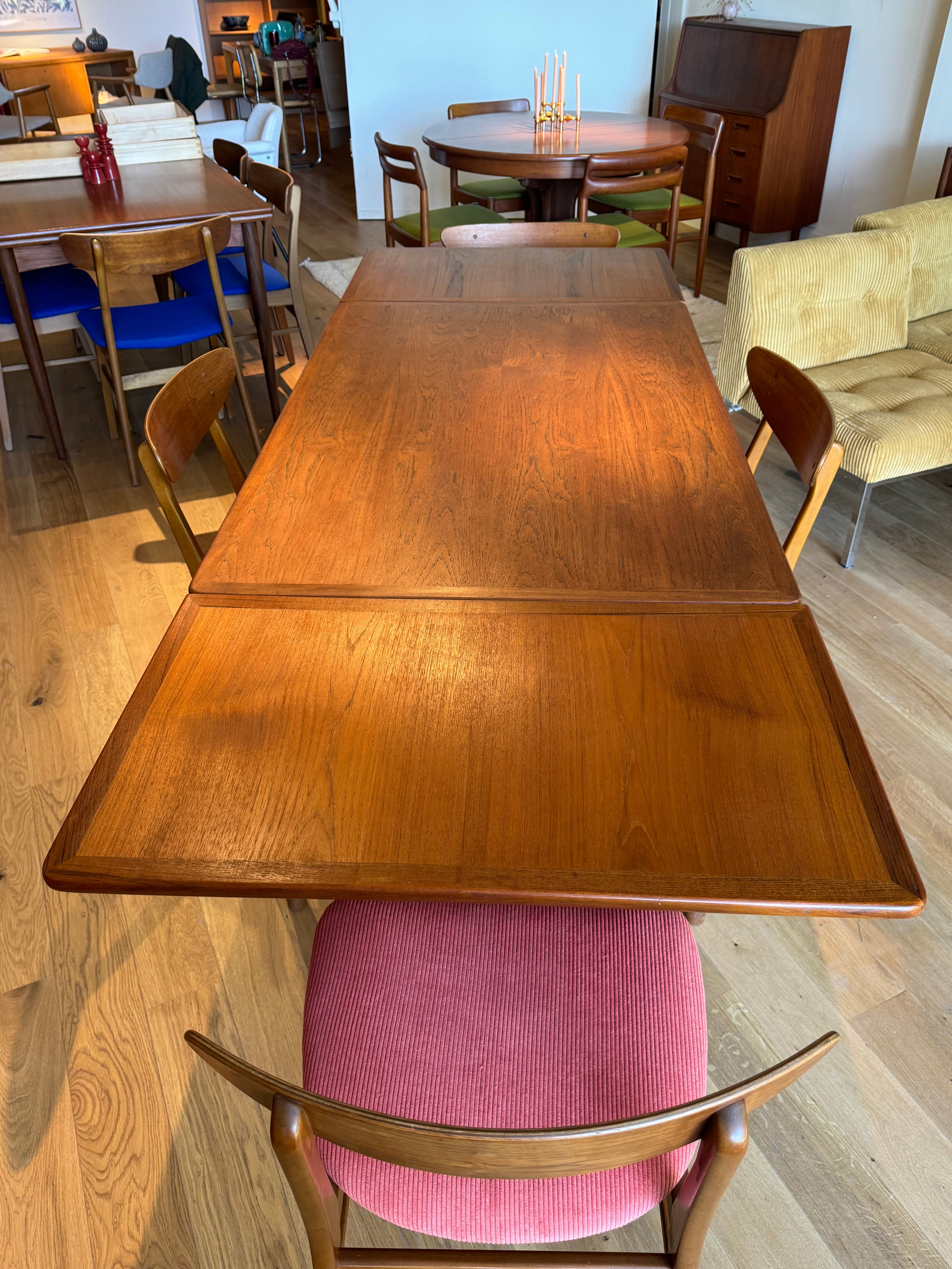 Table de salle à manger extensible scandinave vintage en teck "Cora"