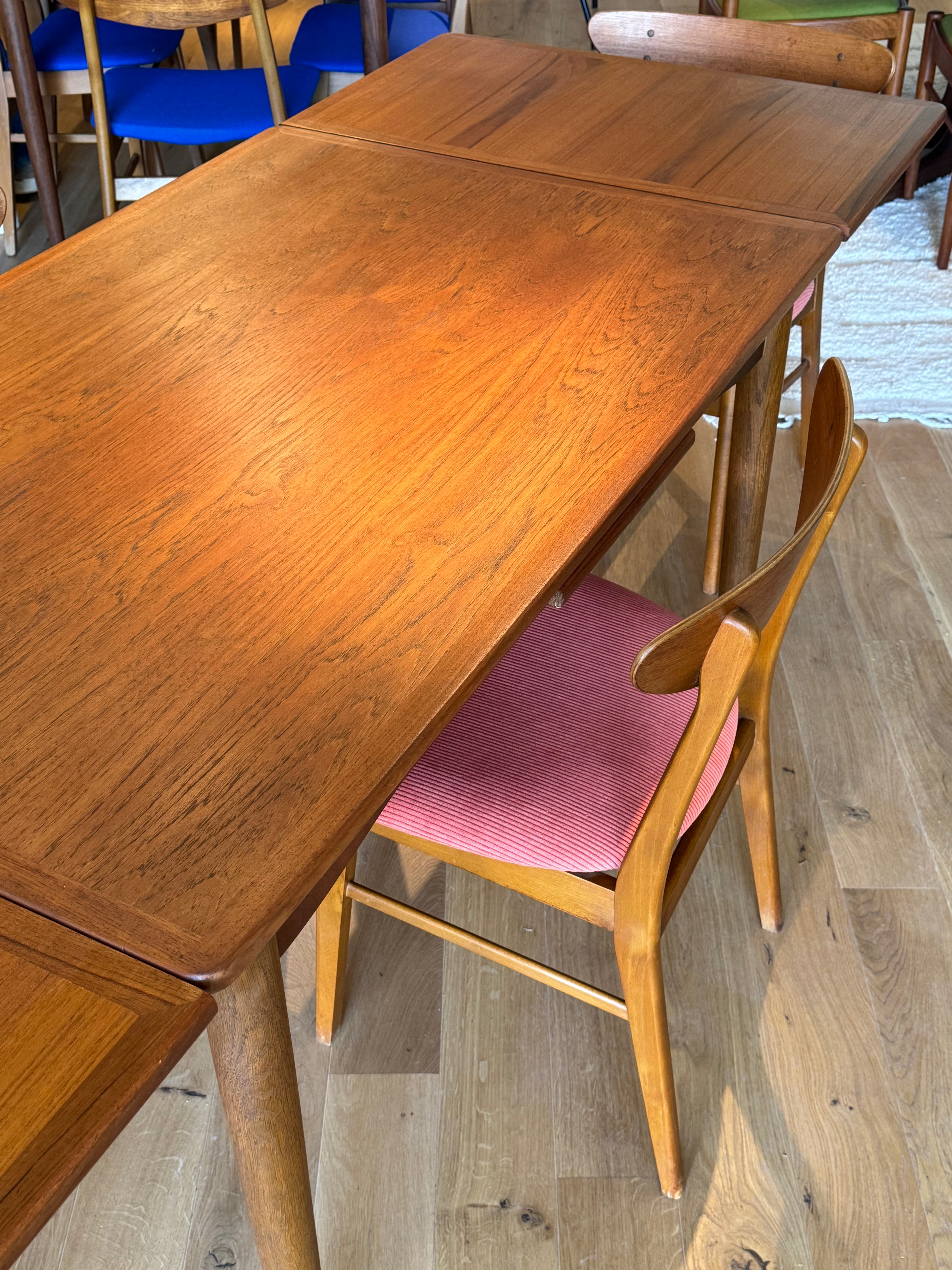 Table de salle à manger extensible scandinave vintage en teck "Cora"