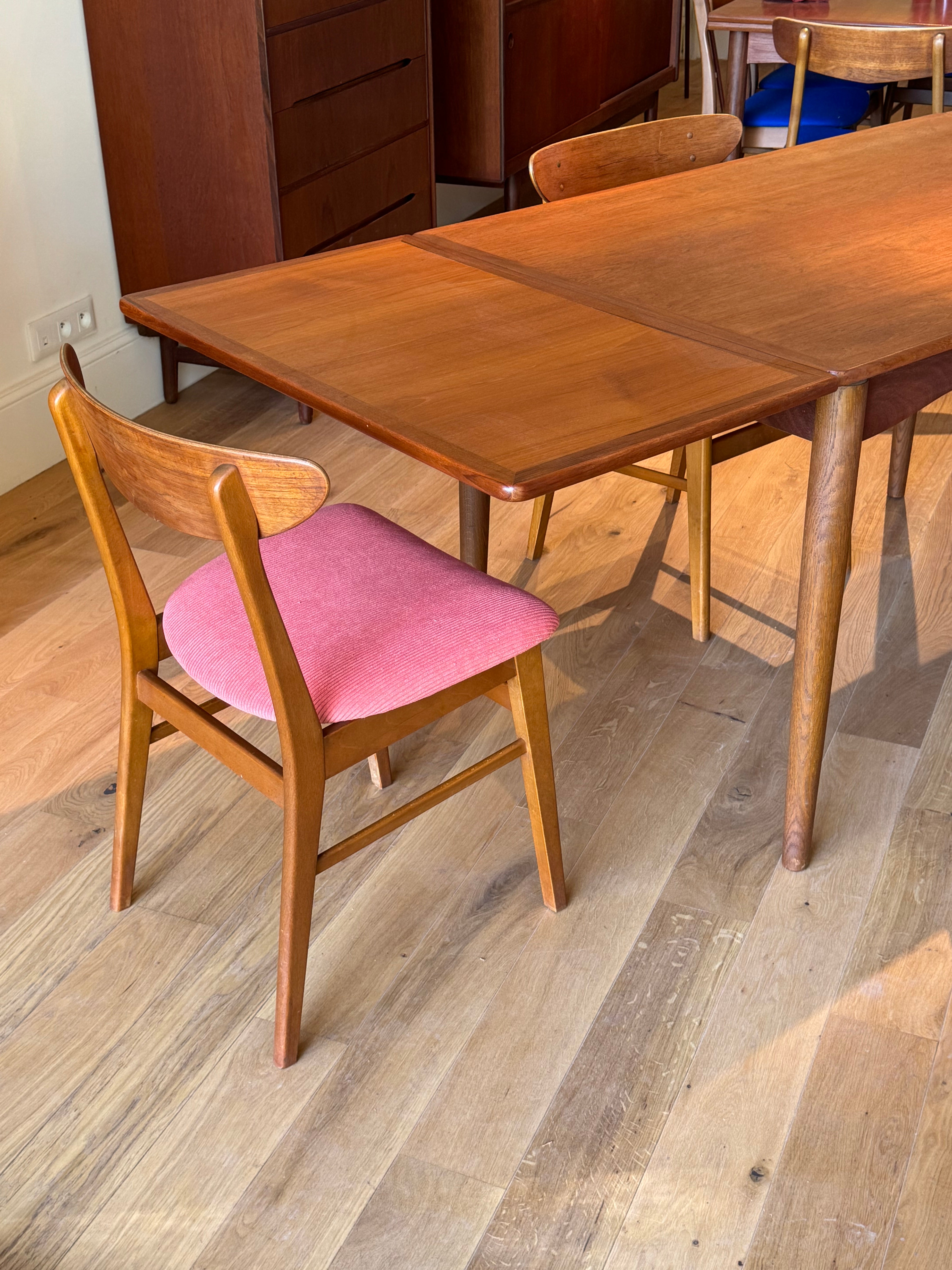 Table de salle à manger extensible scandinave vintage en teck "Cora"