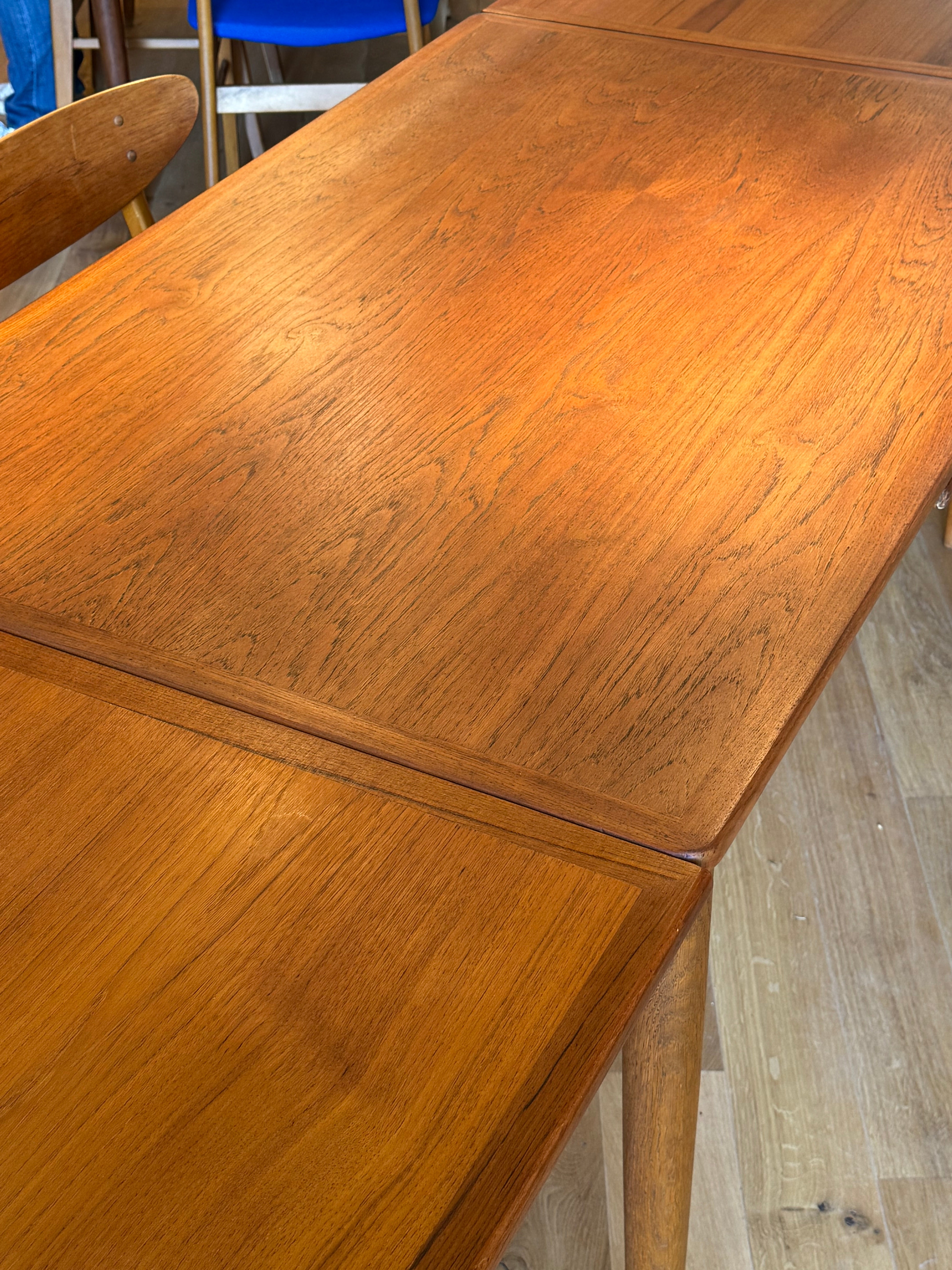 Table de salle à manger extensible scandinave vintage en teck "Cora"