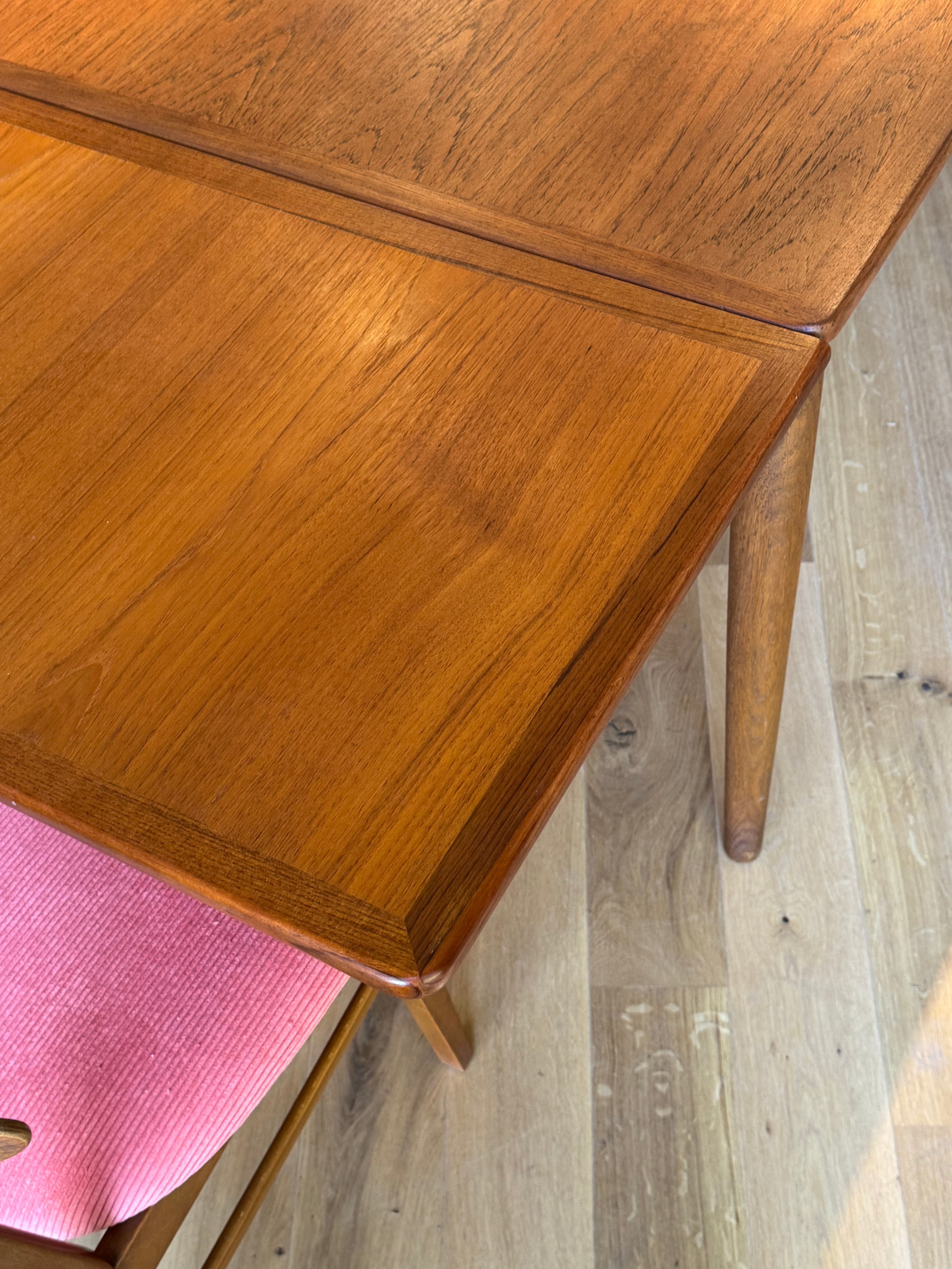 Table de salle à manger extensible scandinave vintage en teck "Cora"