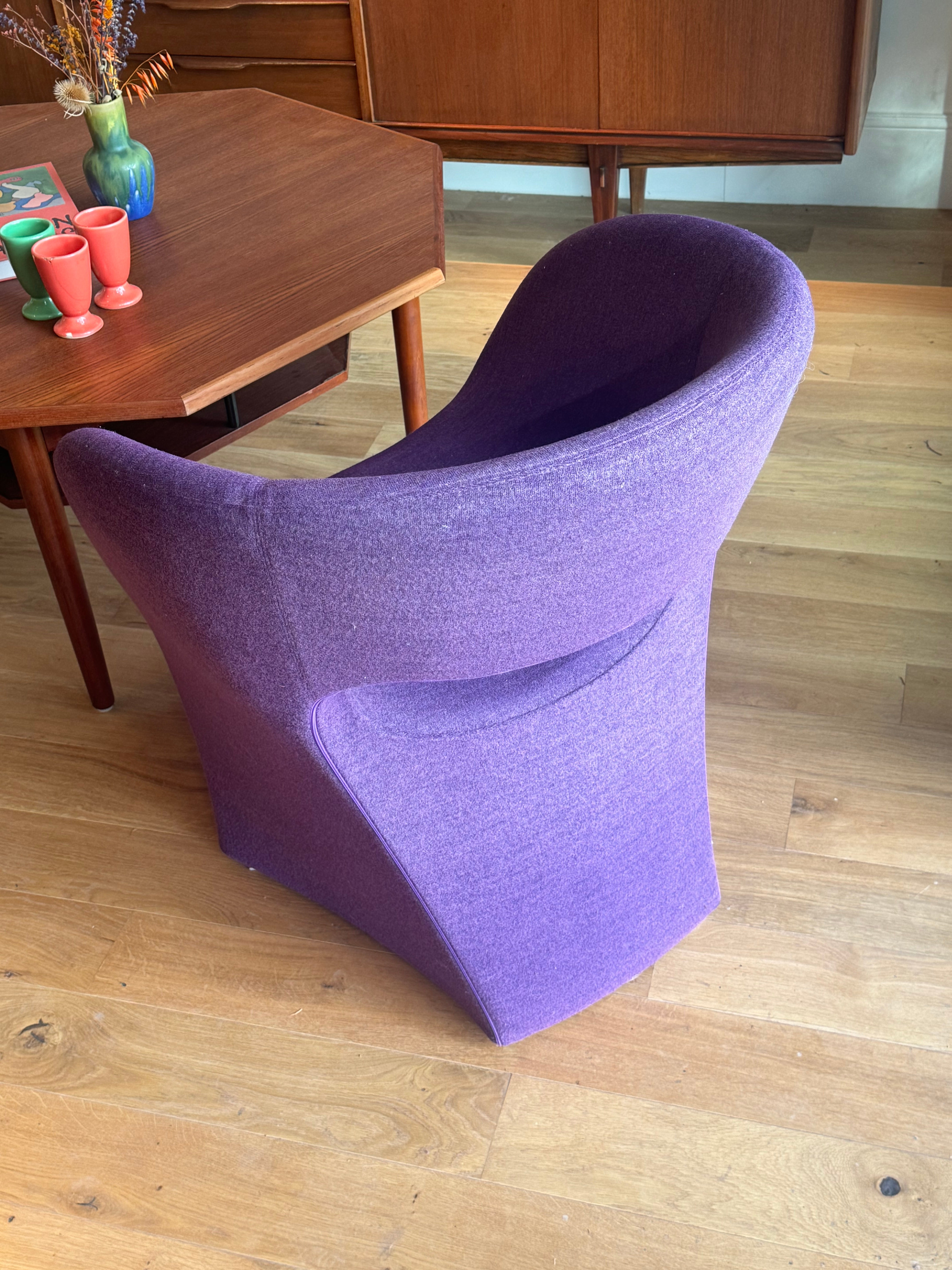 Fauteuil dans le goût du fauteuil Albert de Ron Arad pour Moroso