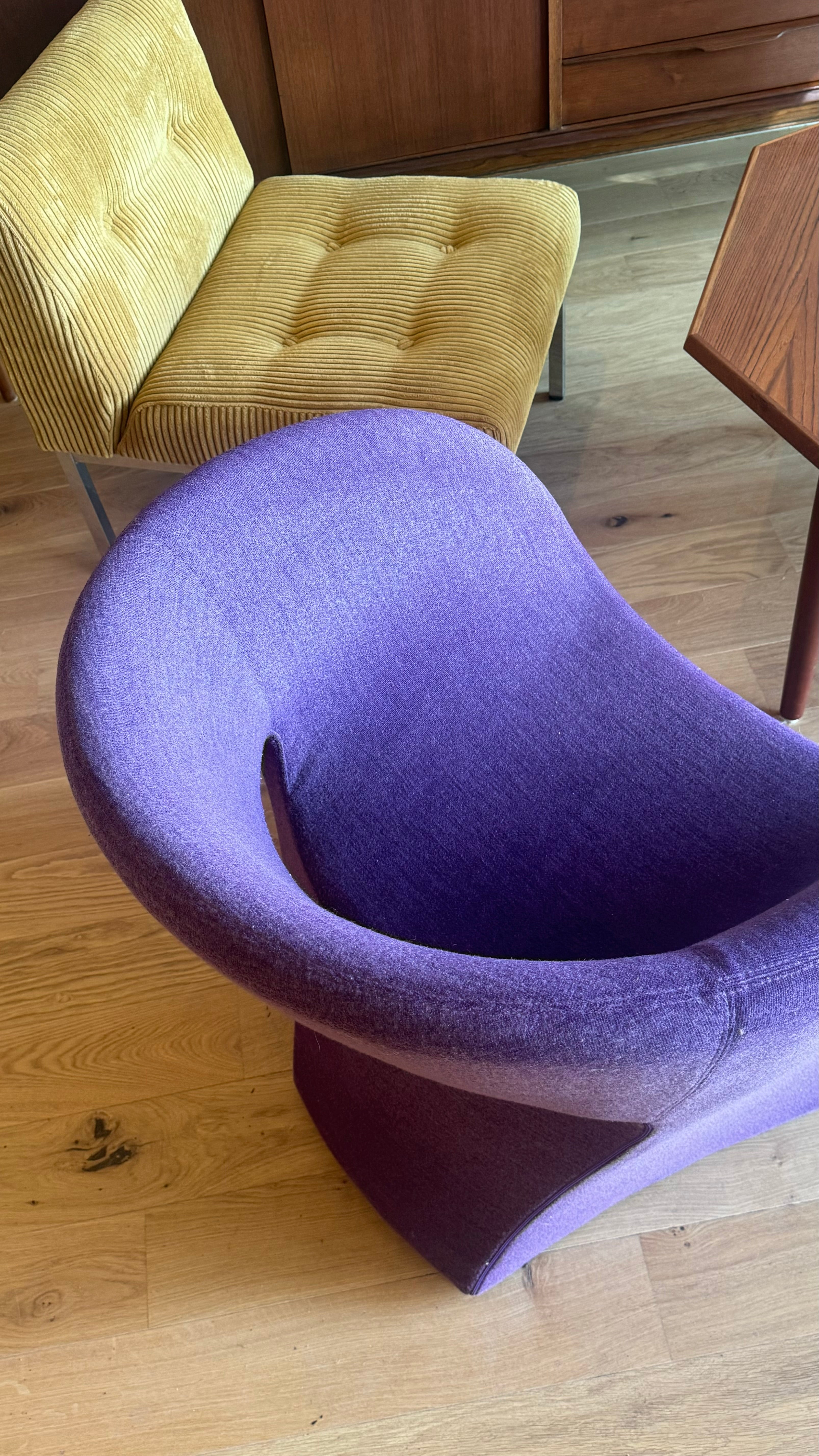 Fauteuil dans le goût du fauteuil Albert de Ron Arad pour Moroso