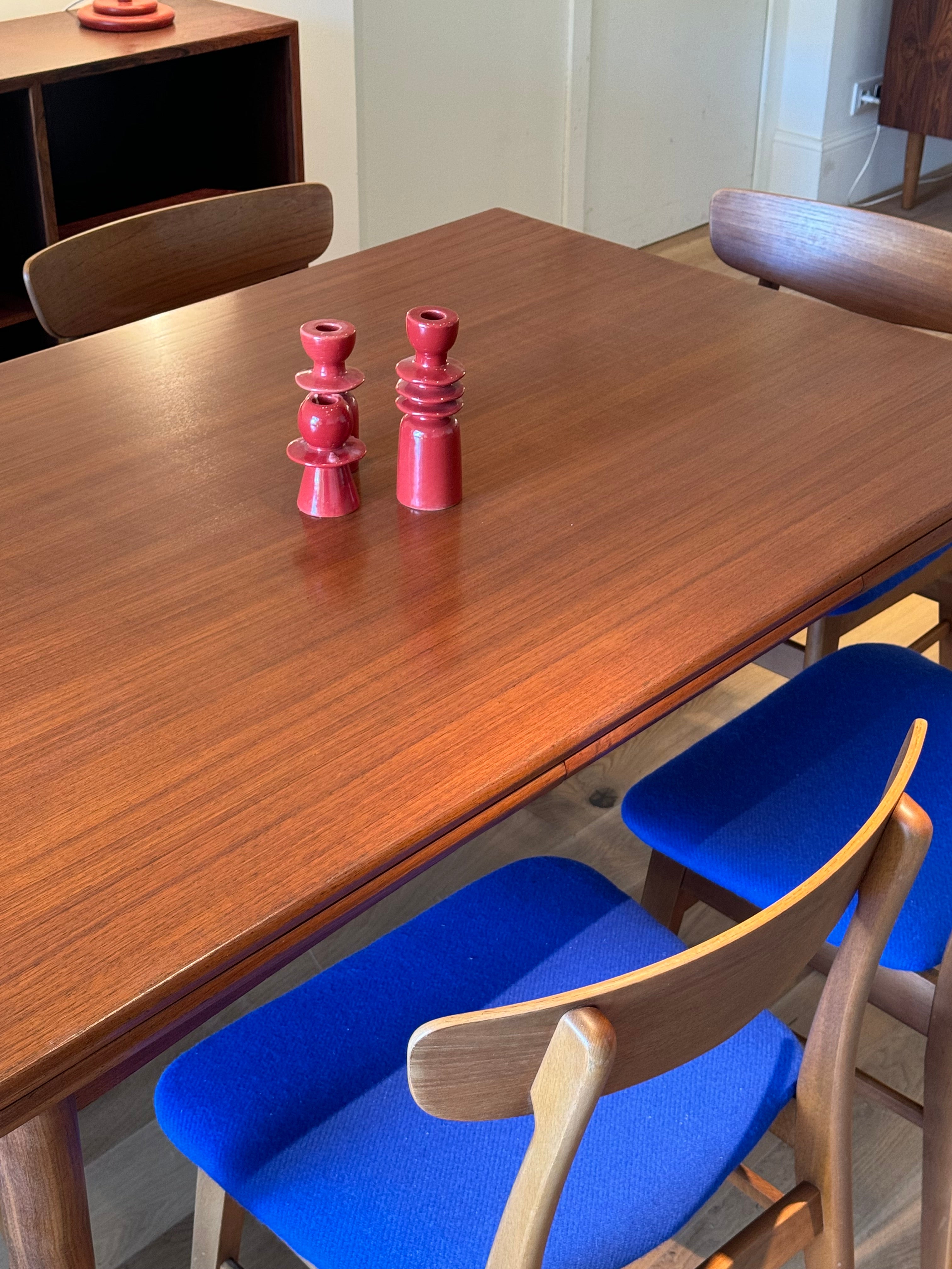 Table de salle à manger scandinave vintage extensible en teck "Fiella"