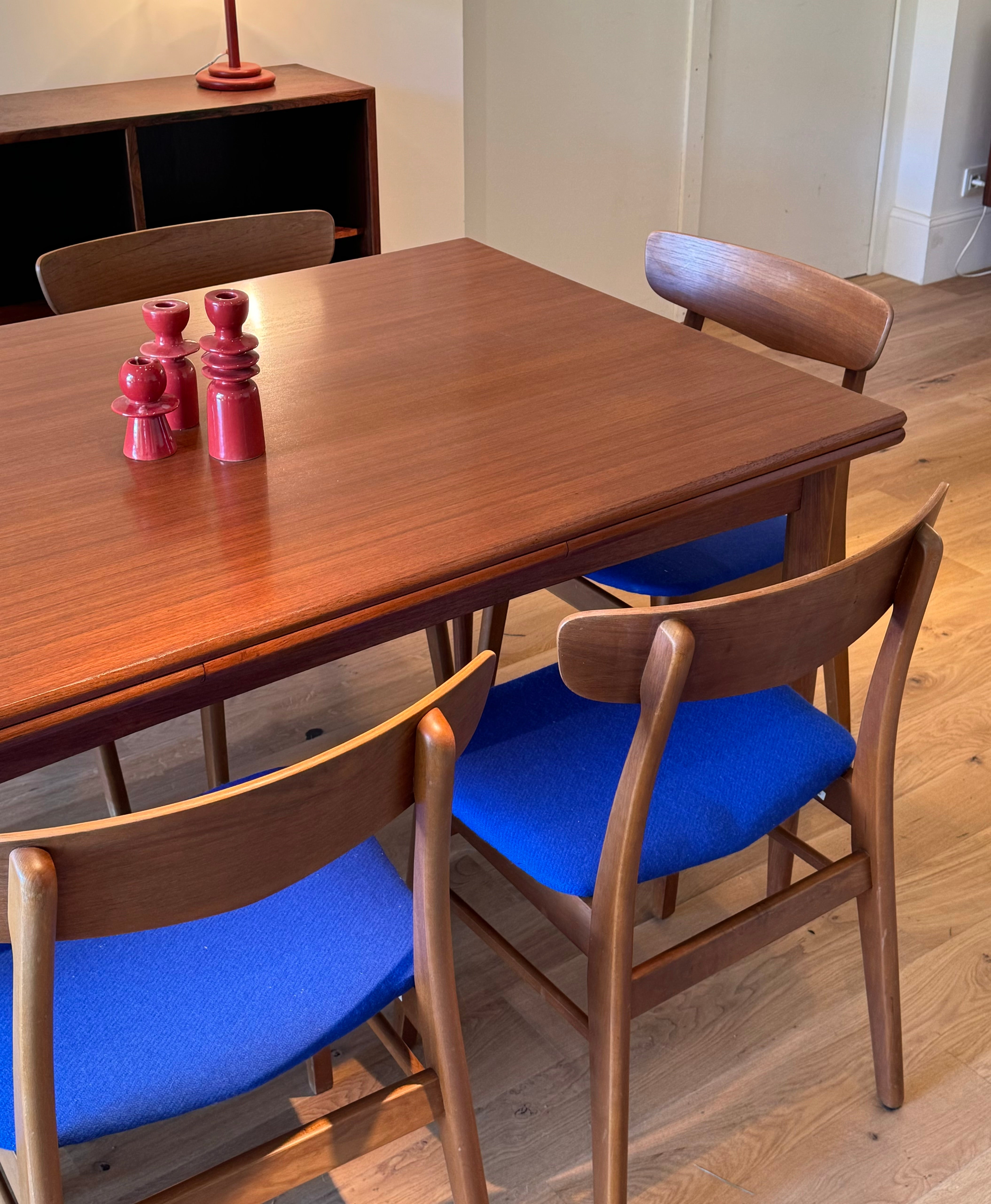 Table de salle à manger scandinave vintage extensible en teck "Fiella"