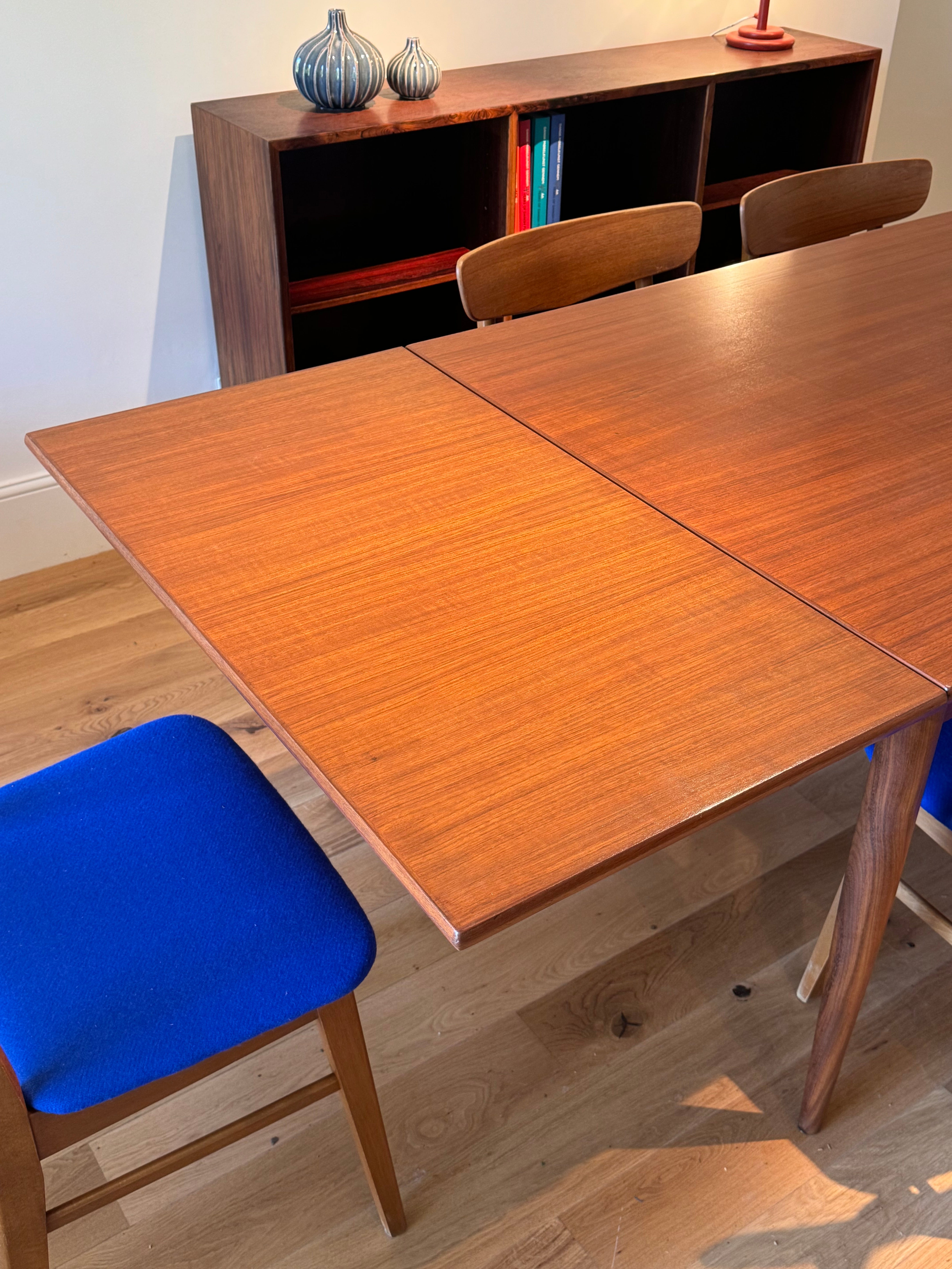 Table de salle à manger scandinave vintage extensible en teck "Fiella"