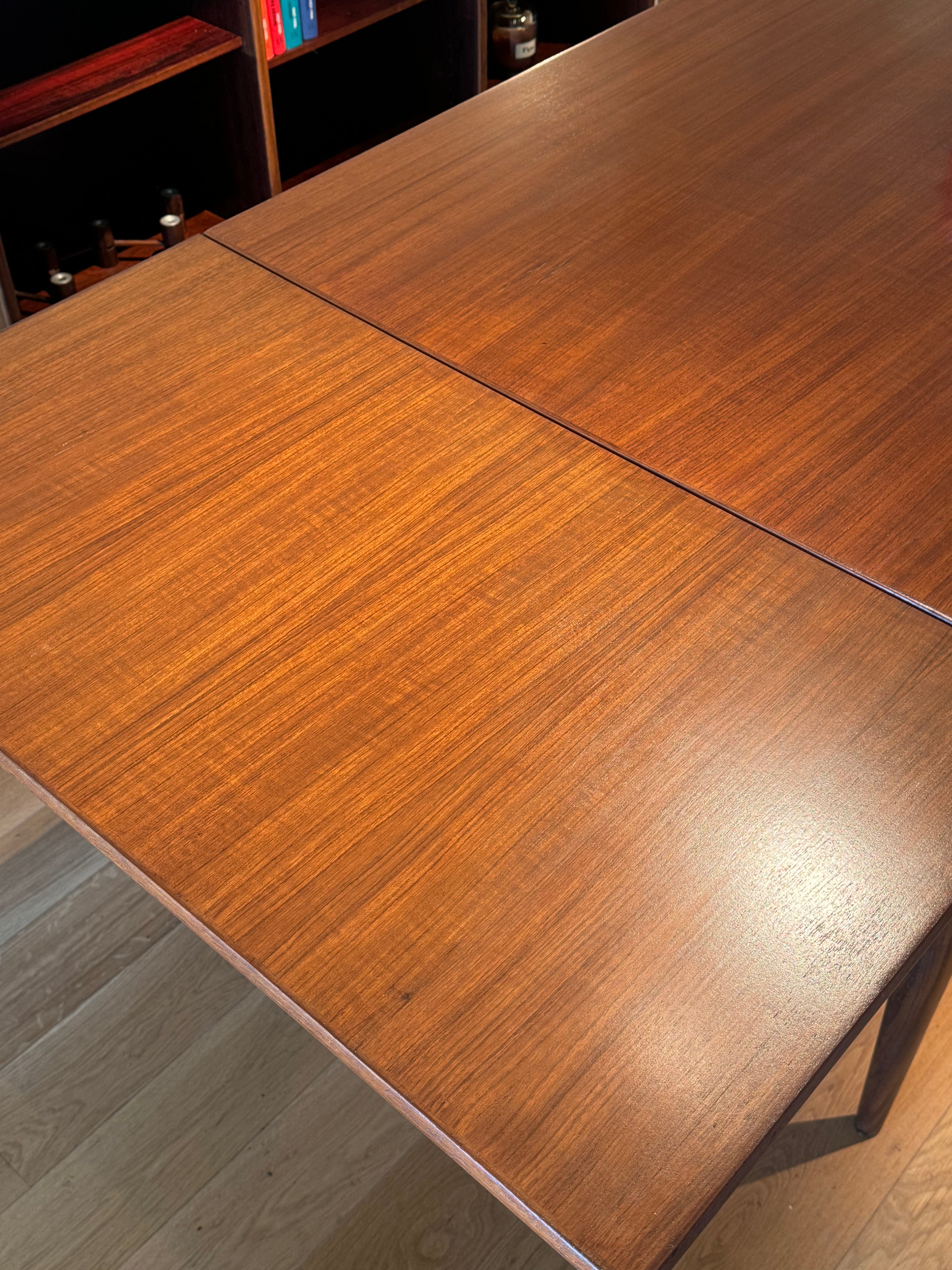 Table de salle à manger scandinave vintage extensible en teck "Fiella"