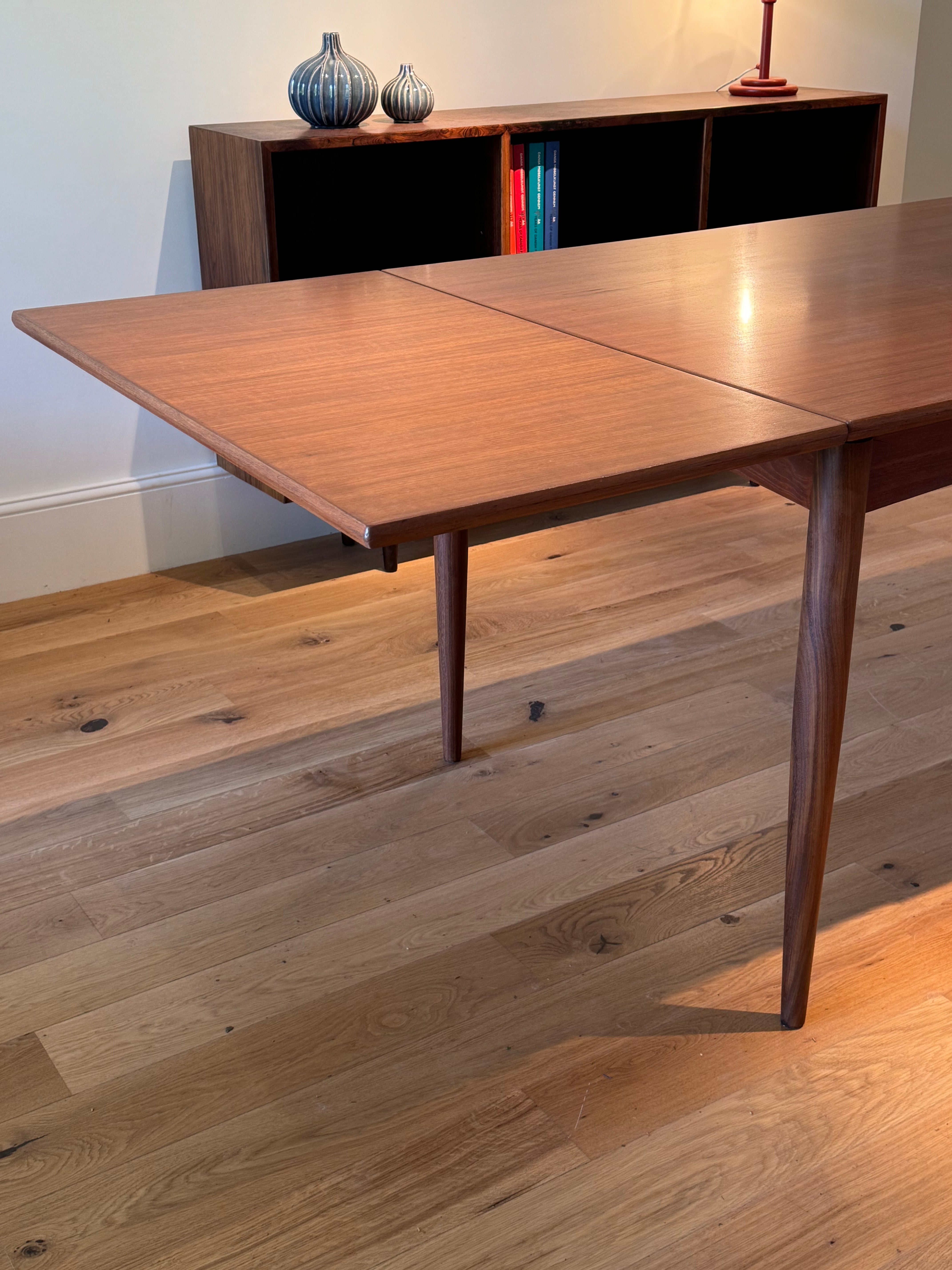 Table de salle à manger scandinave vintage extensible en teck "Fiella"