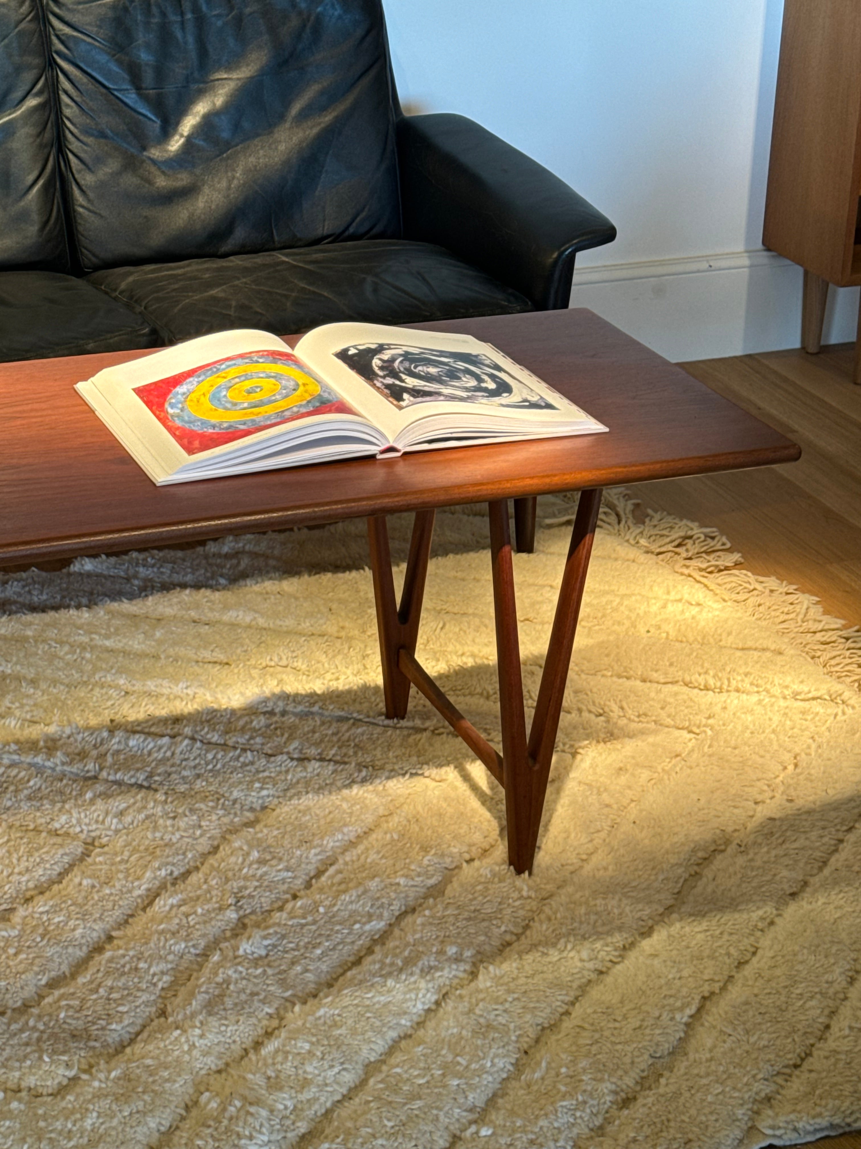 Table basse scandinave vintage en teck "Sune"