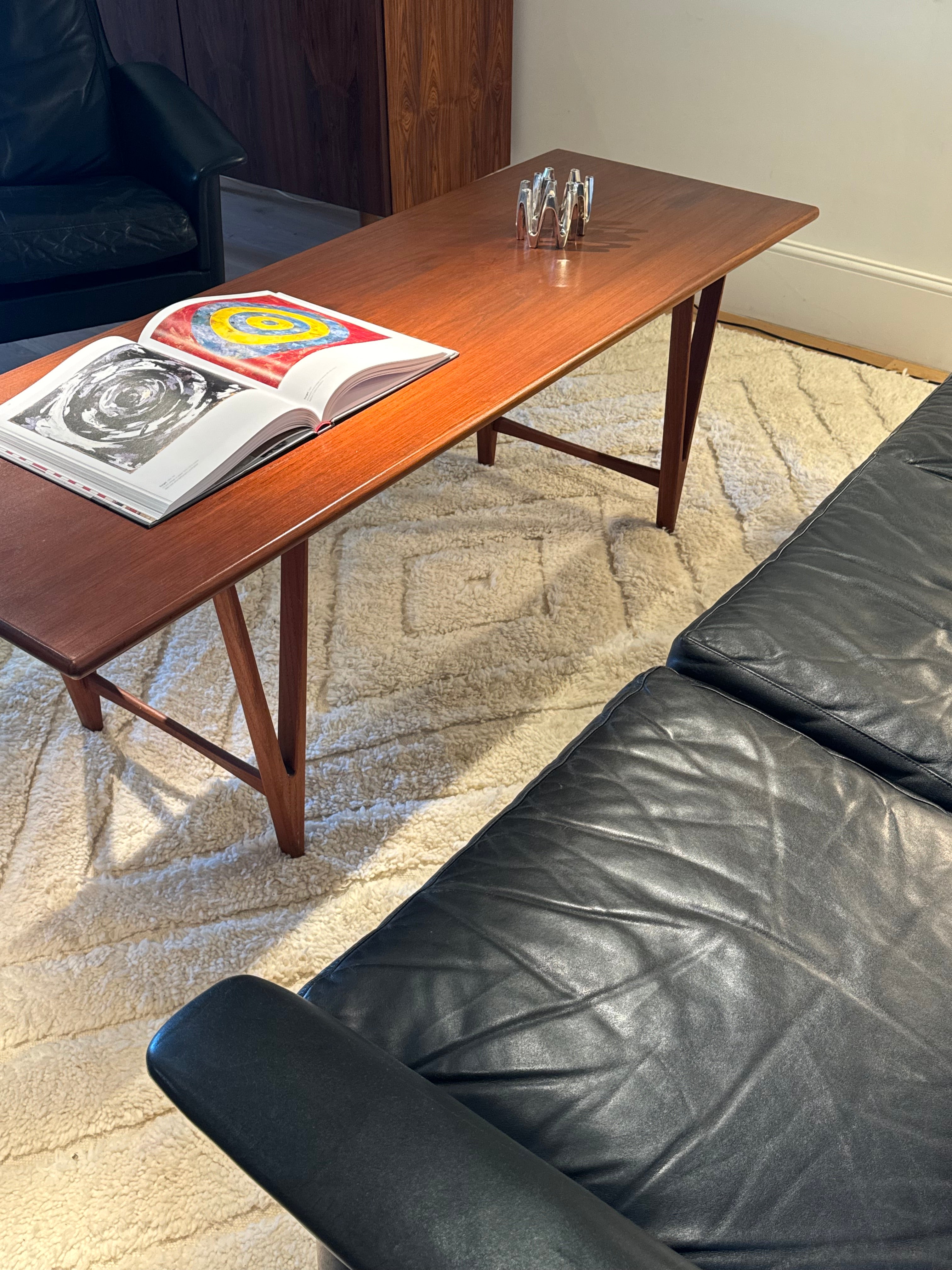 Table basse scandinave vintage en teck "Sune"