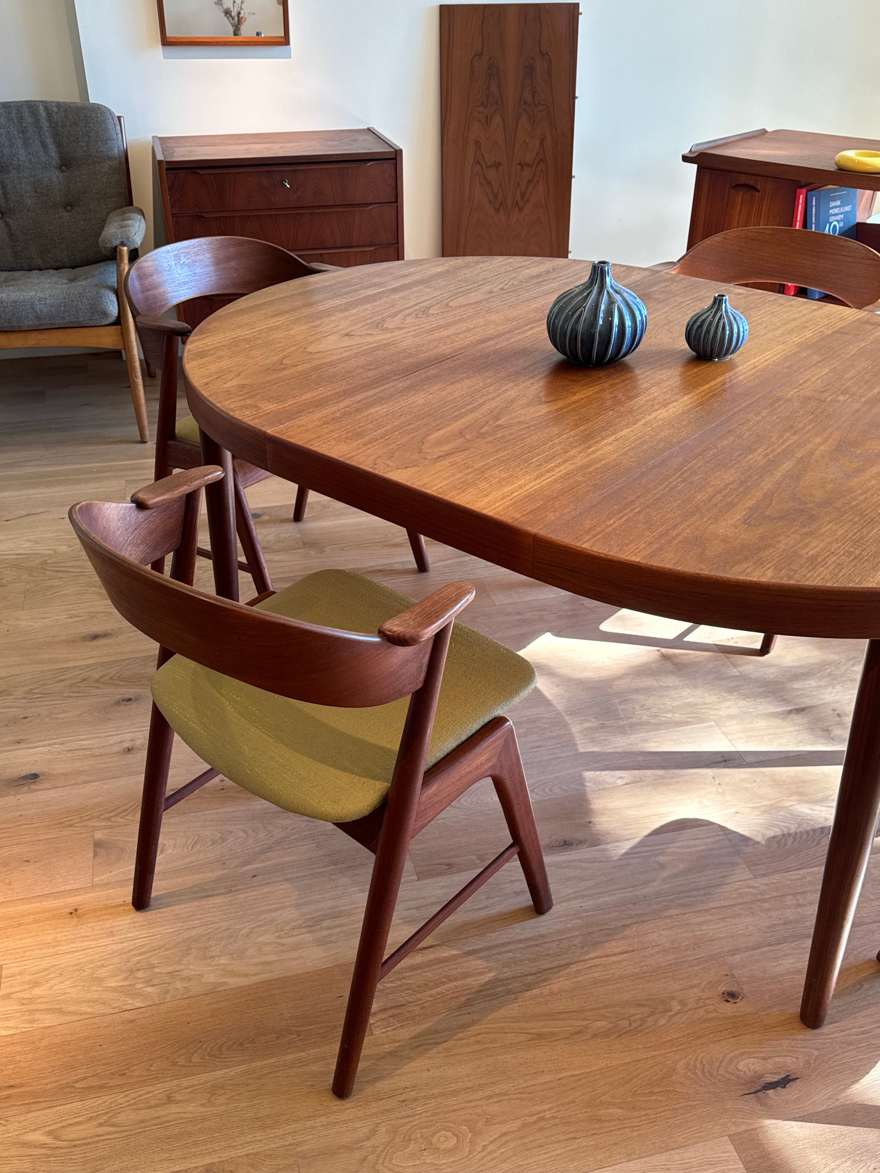 Table ronde de salle à manger extensible scandinave vintage en teck "Lisa"