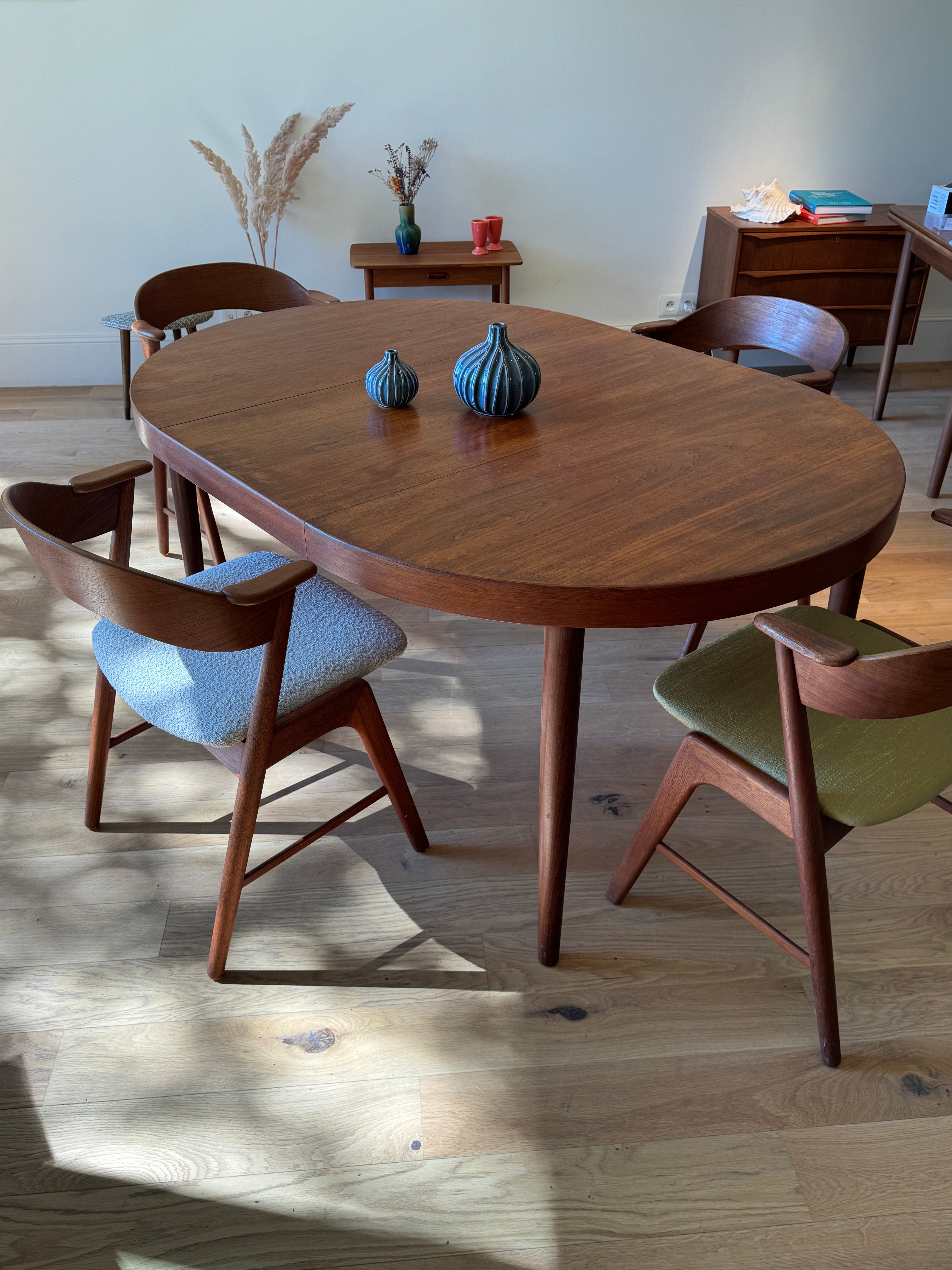 Table ronde de salle à manger extensible scandinave vintage en teck "Lisa"