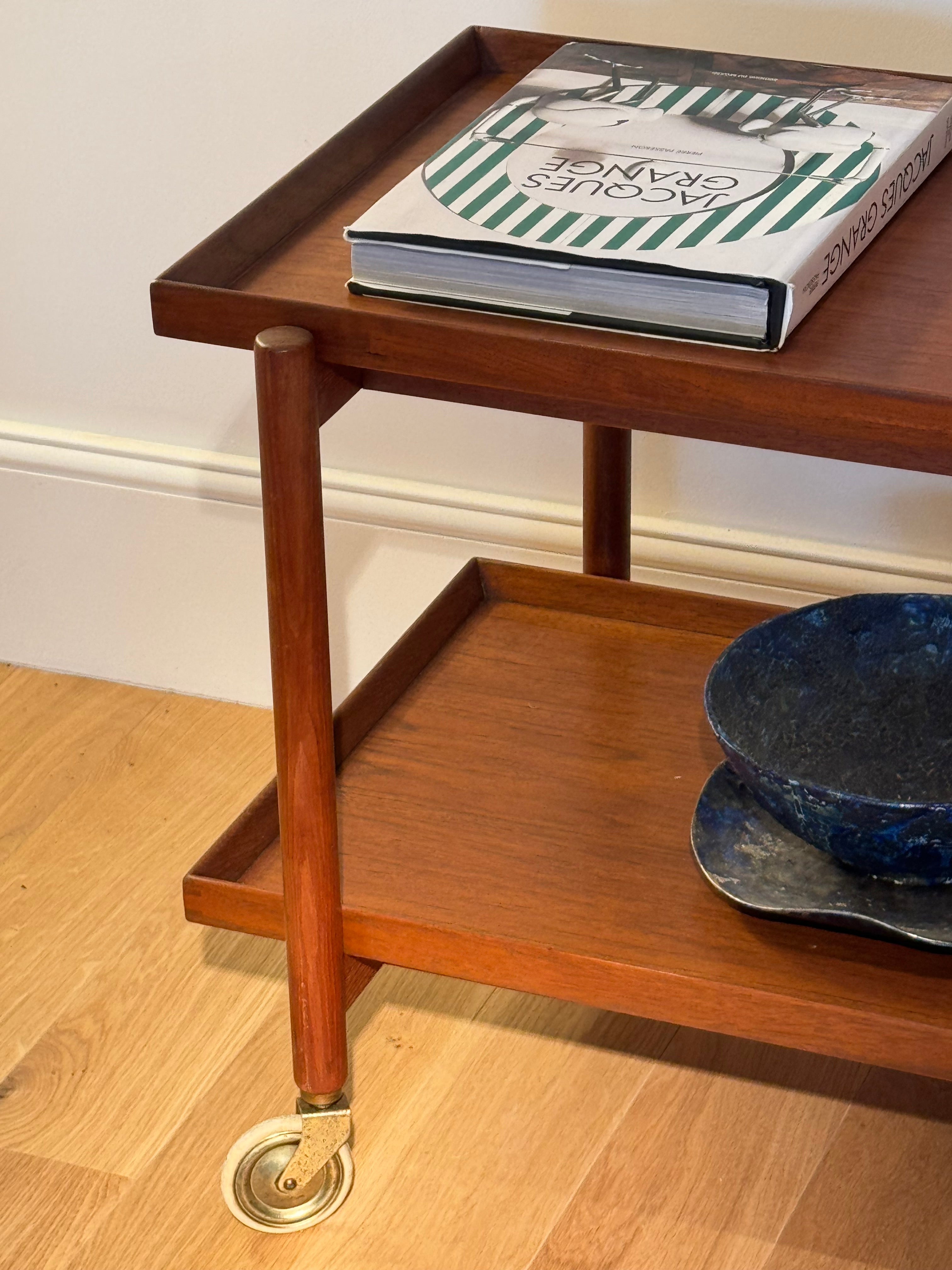 Desserte scandinave vintage "Mette" en teck