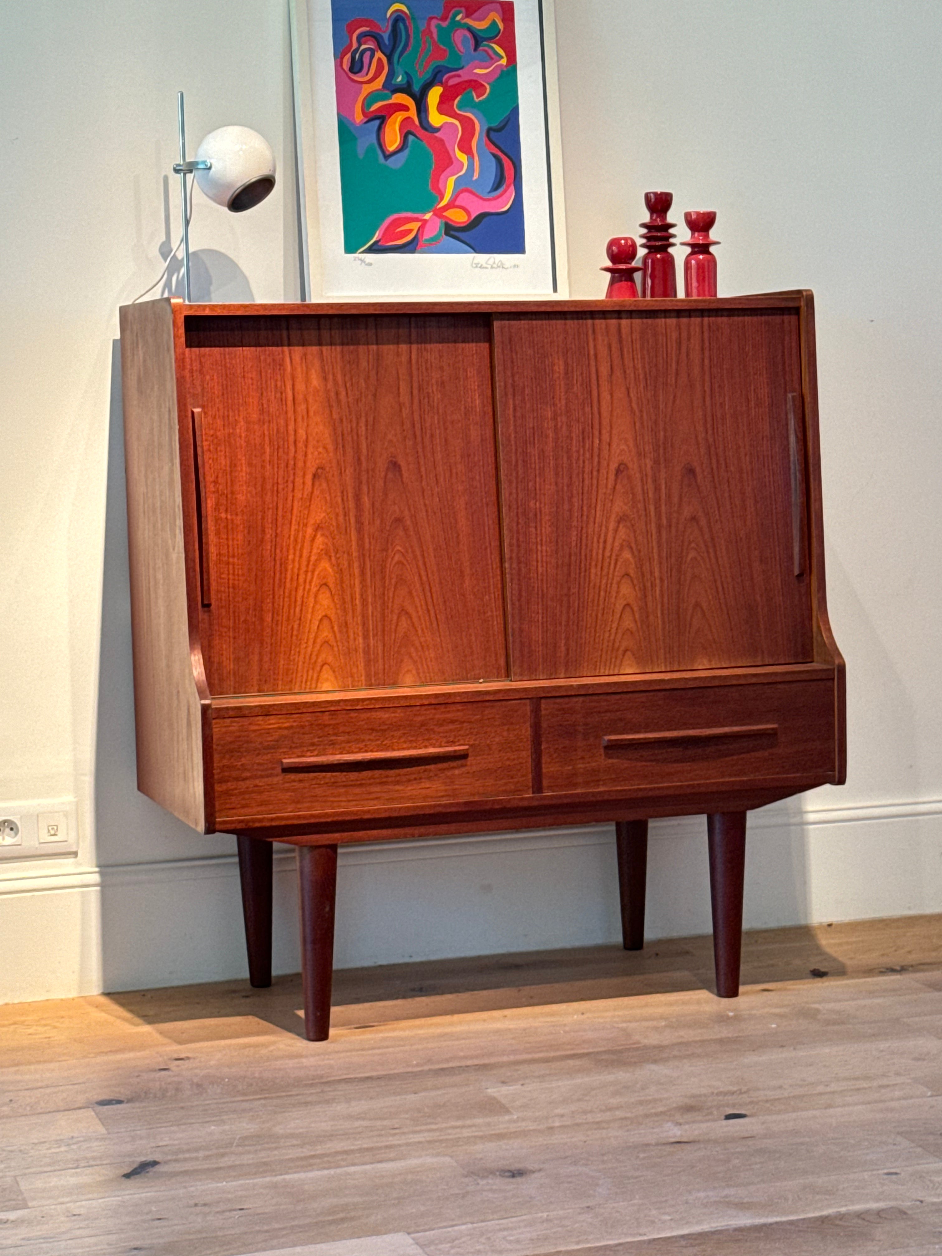 Petit buffet scandinave vintage en teck "Mads"