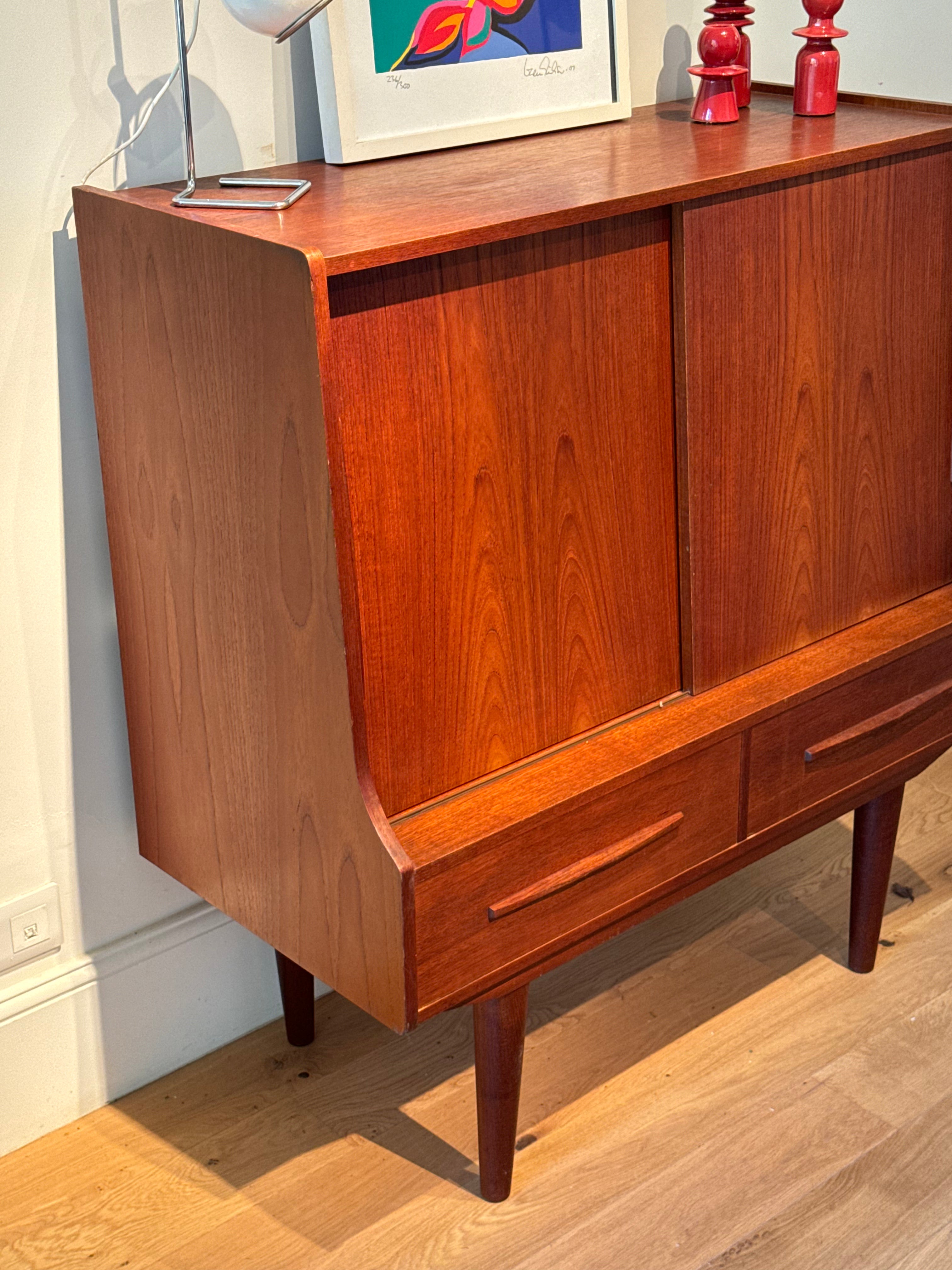 Petit buffet scandinave vintage en teck "Mads"