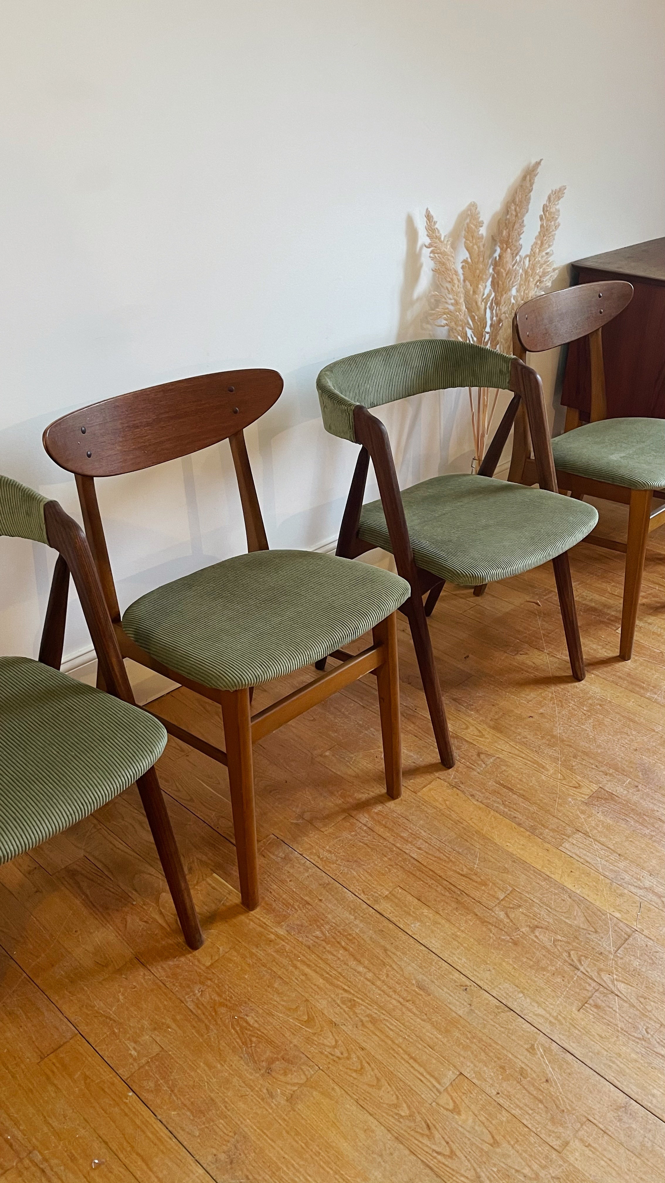 Précommande | Chaises scandinaves vintage Farstrup 210 "Alma" personnalisables