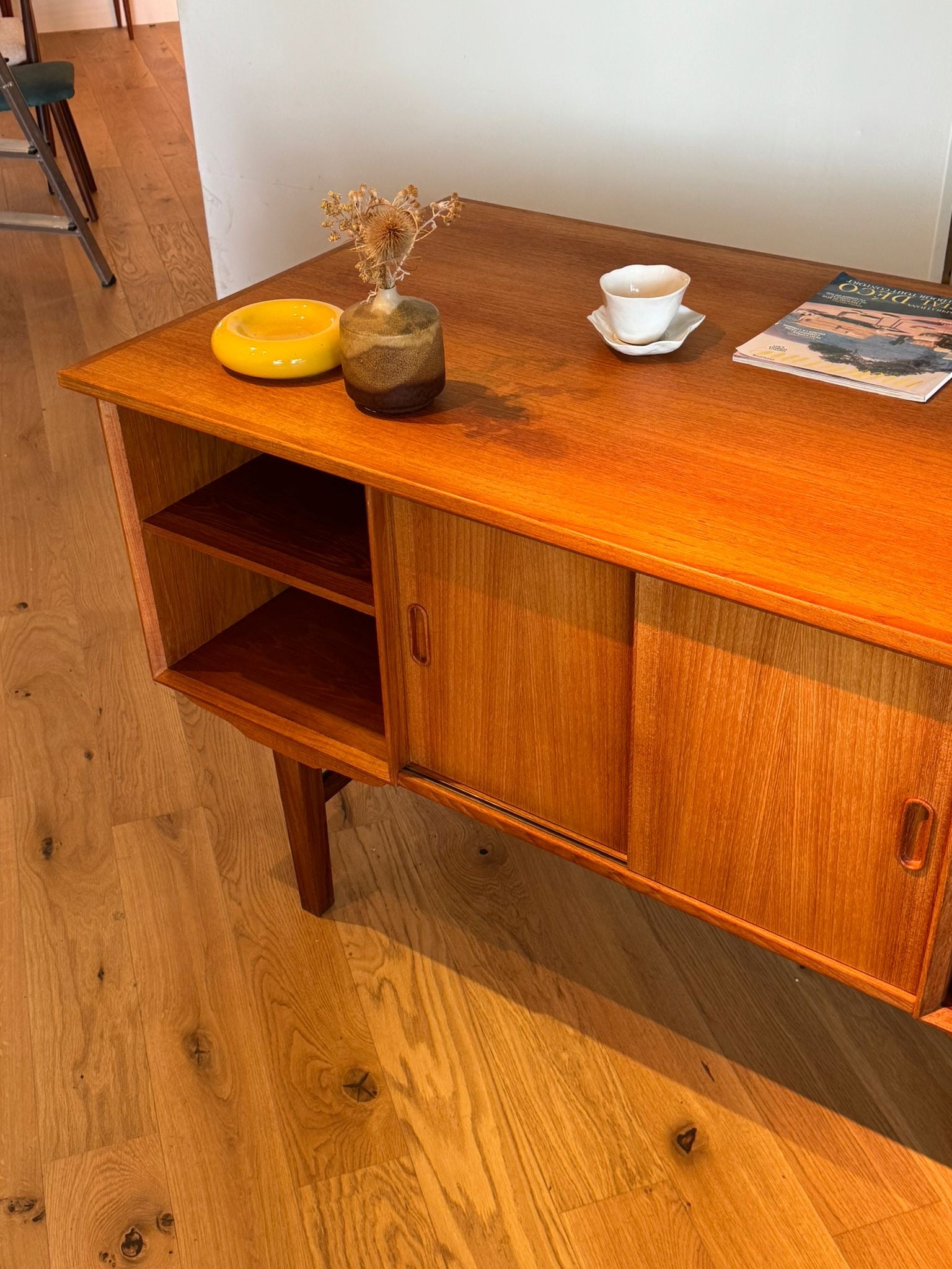 Bureau scandinave vintage en chêne doré "Karl"