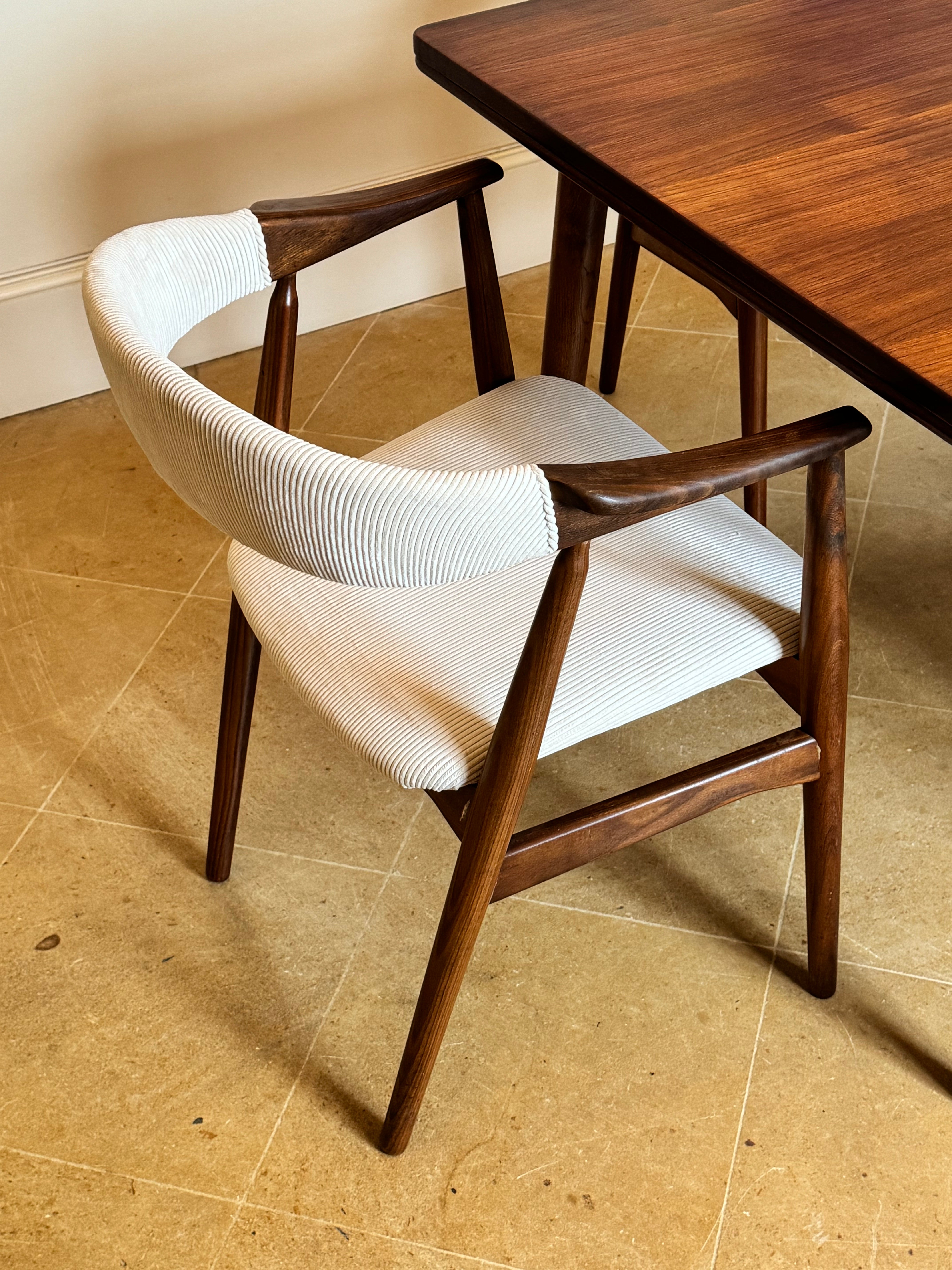 Fauteuil de salle à manger modèle 213 de Thomas Harlev