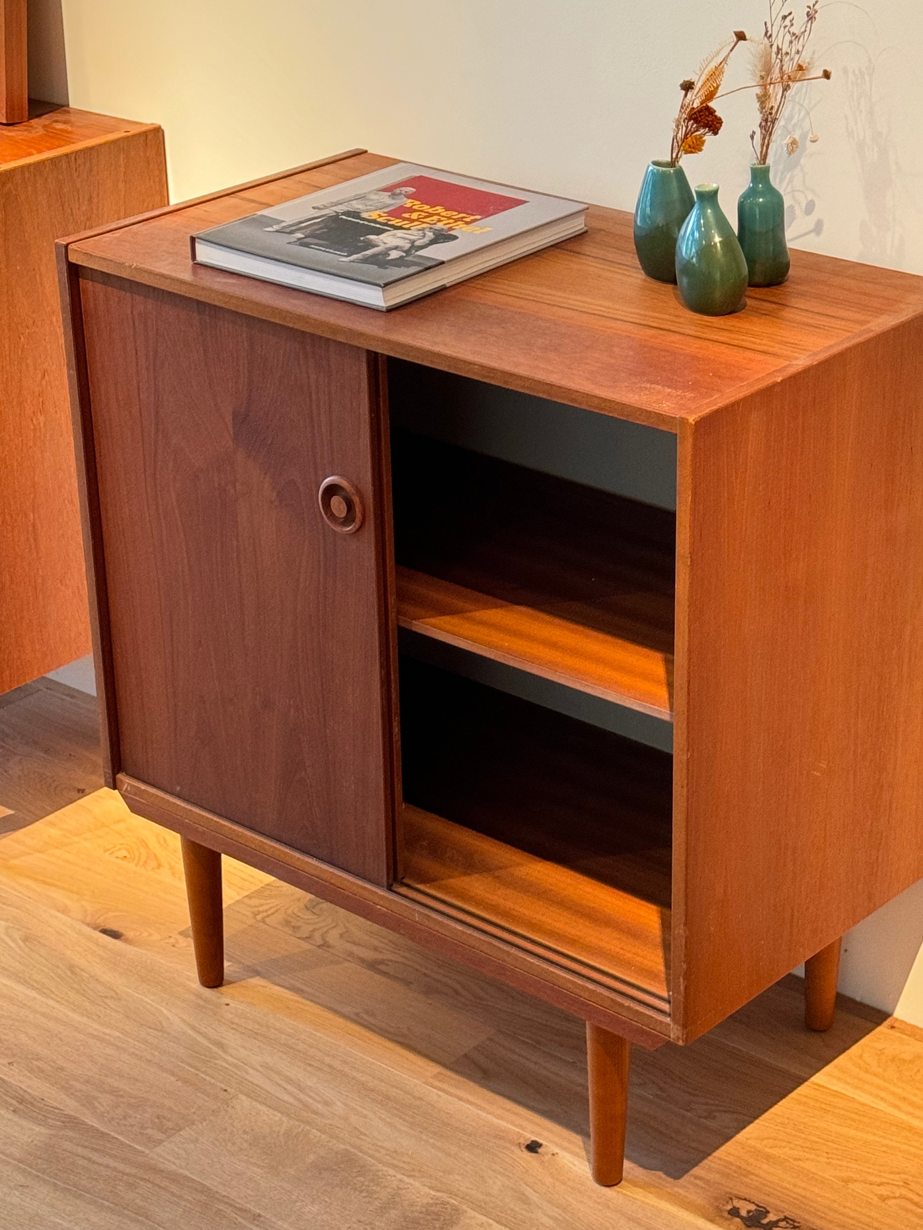 Commode scandinave vintage en teck "Finn"