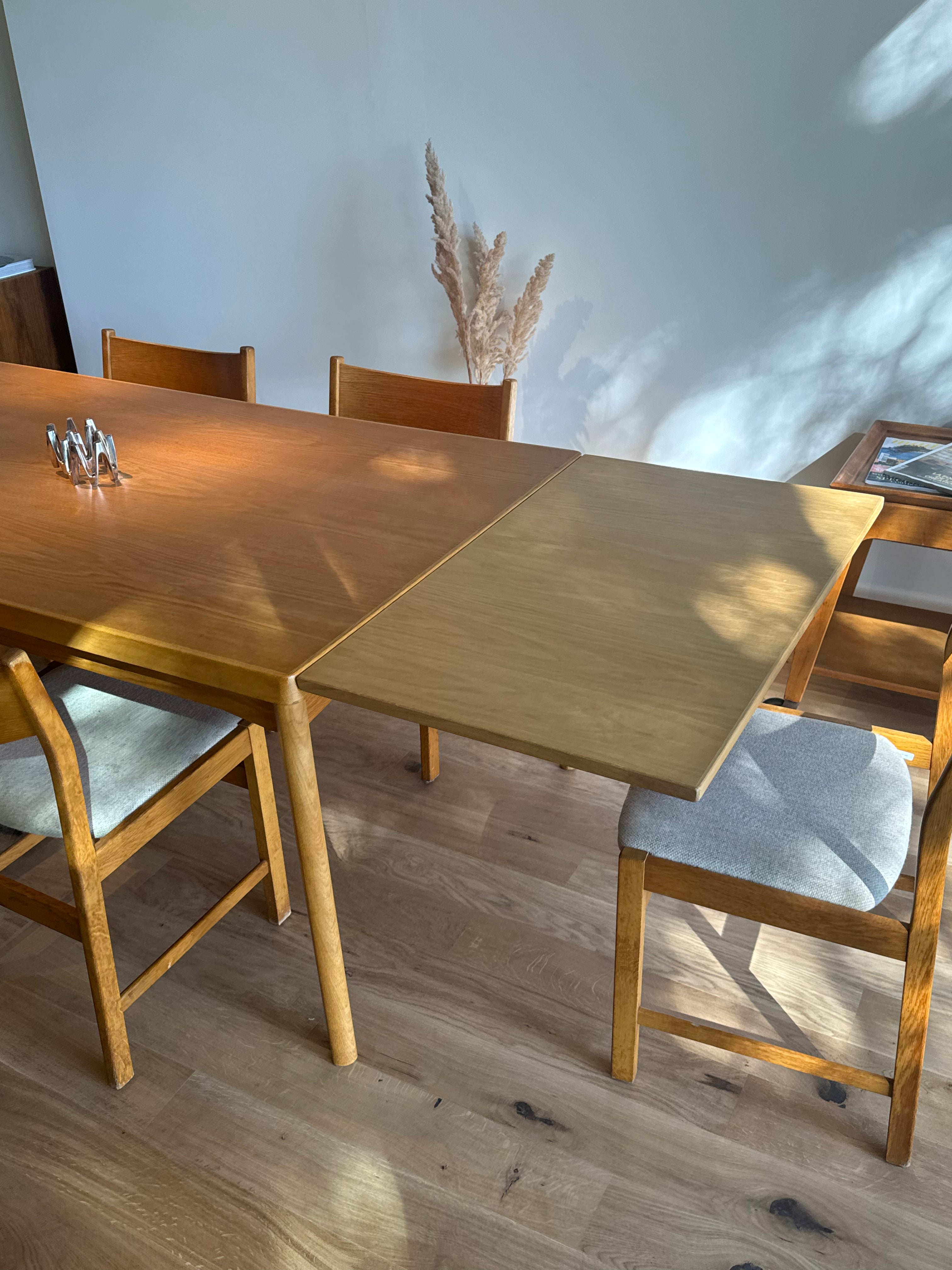 Table scandinave extensible en chêne "Leonora"