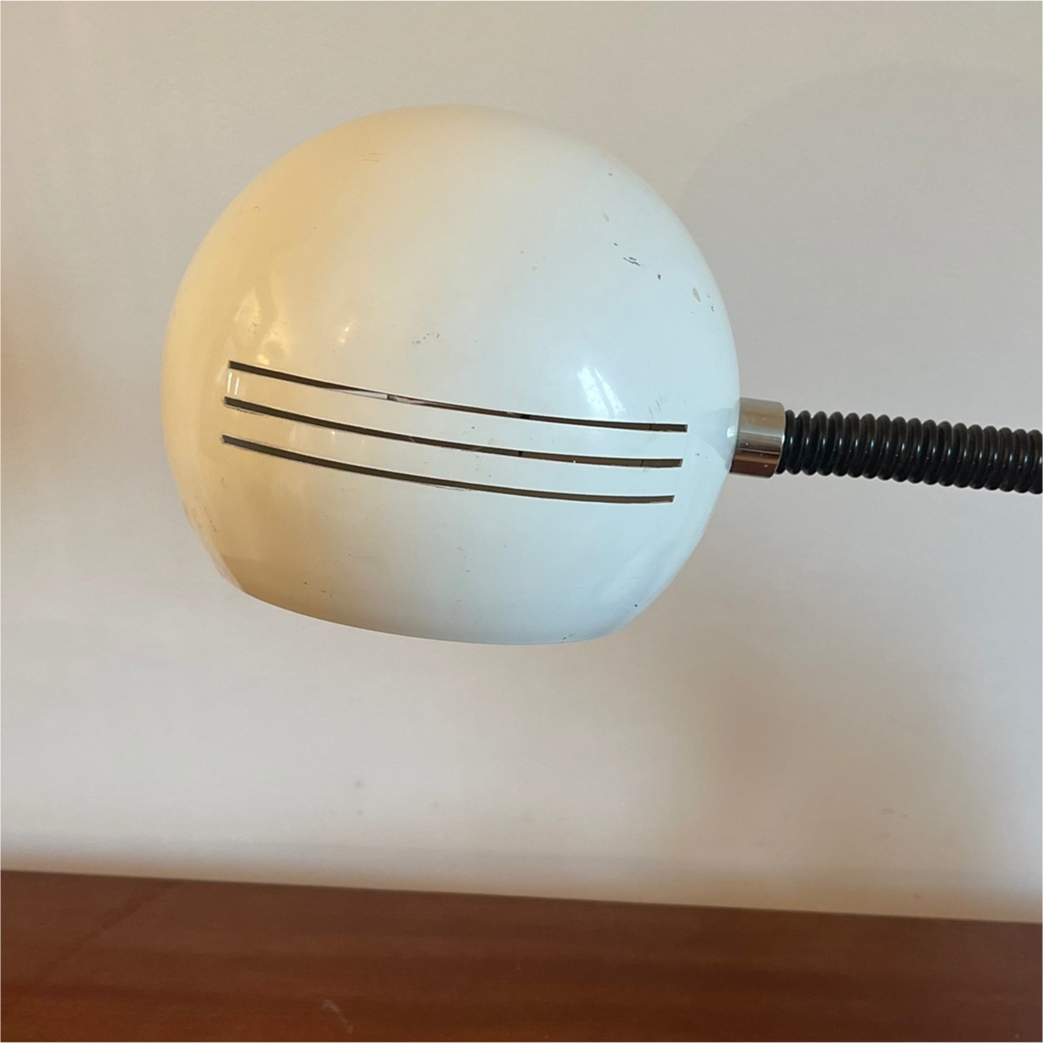 Lampe de bureau vintage dans le goût d’Isao Hosoe.
