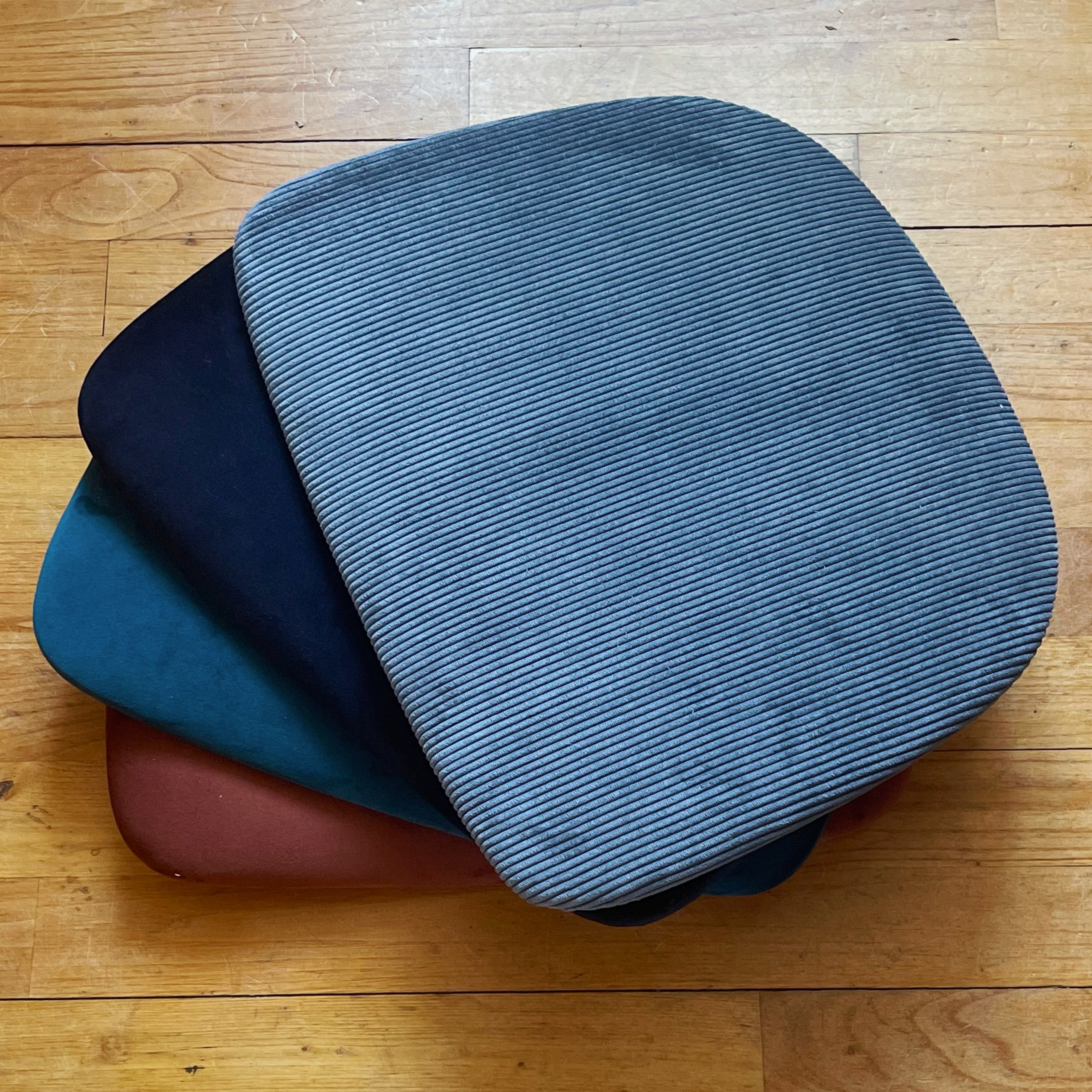 Précommande | Chaises scandinaves vintage Farstrup 210 "Alma" personnalisables