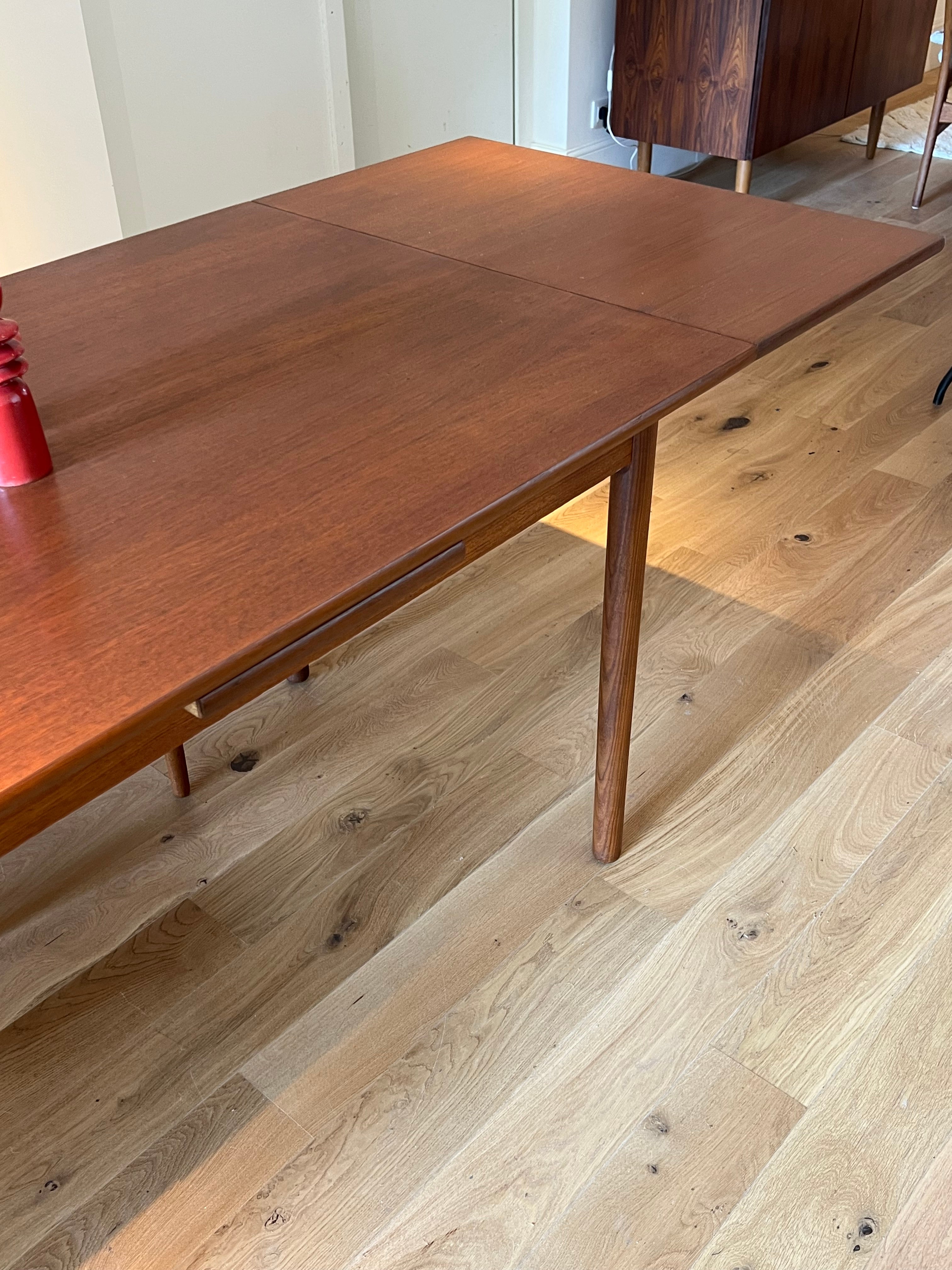 Table de salle à manger vintage scandinave en teck "Asta"