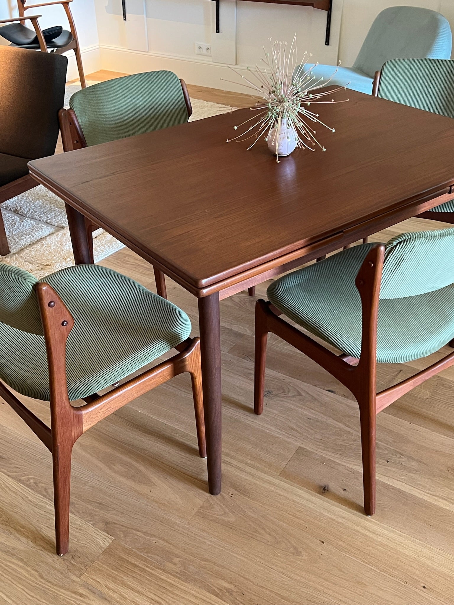 Table scandinave vintage en teck « Lara »