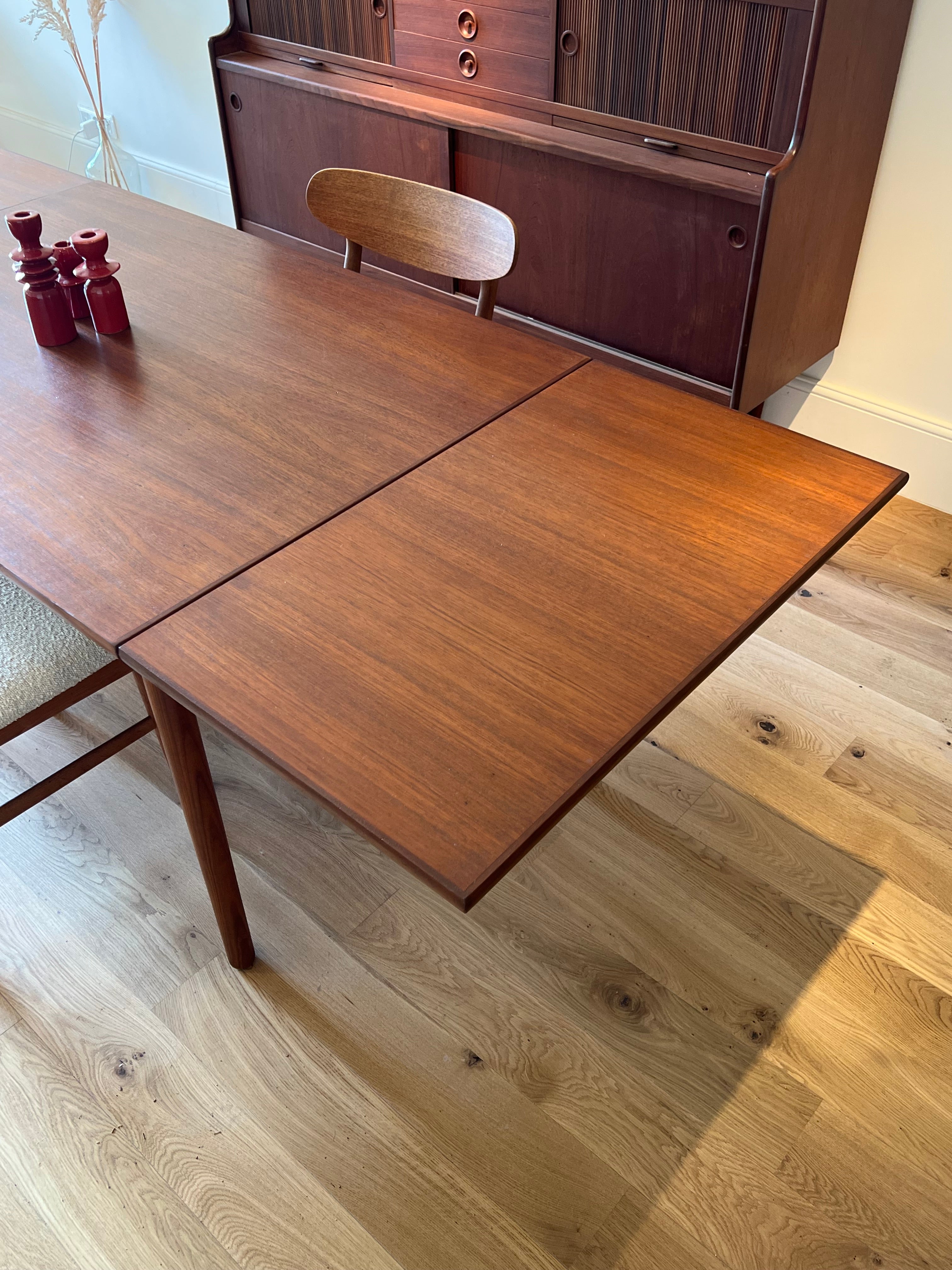 Table de salle à manger vintage scandinave en teck "Asta"