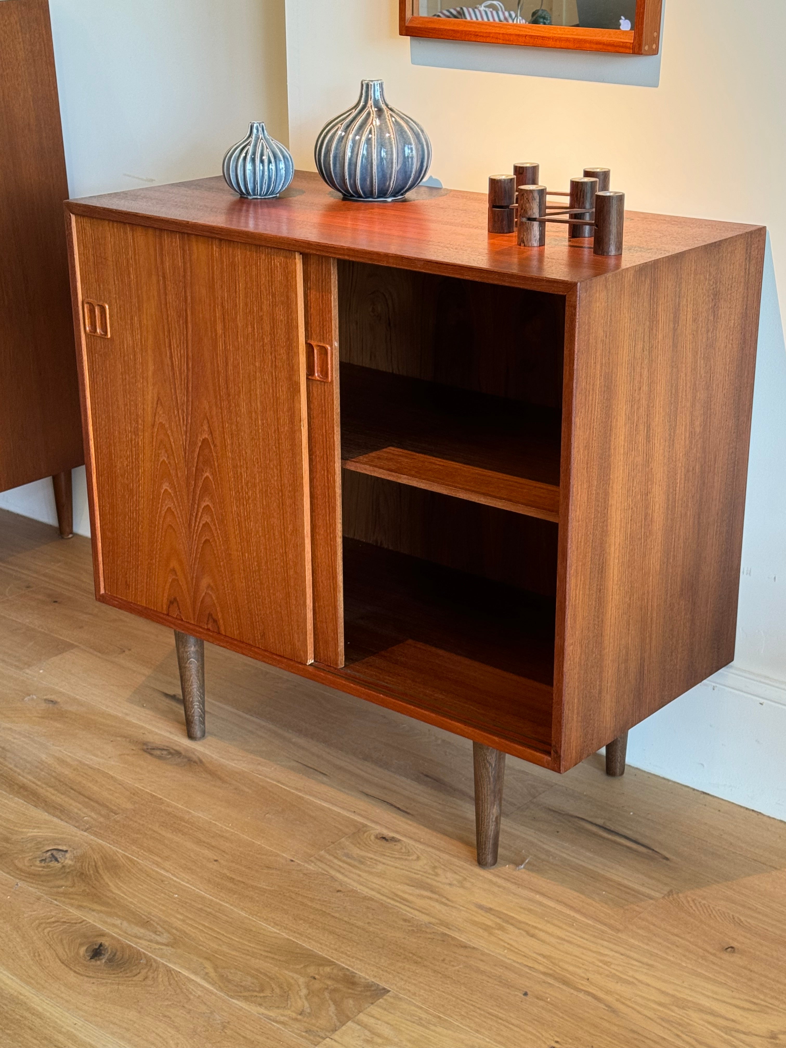 buffet scandinave vintage en teck "Britta"