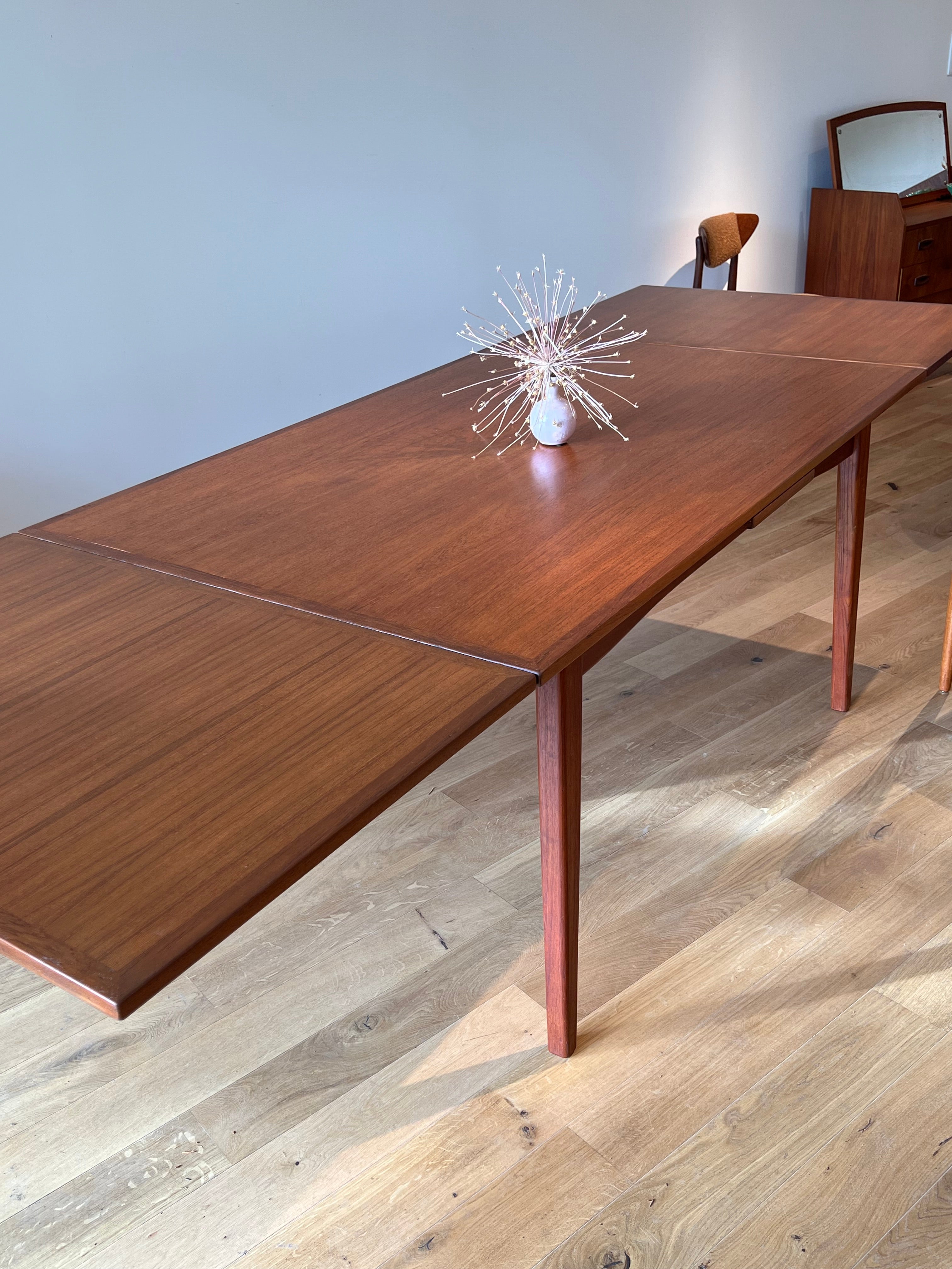 Table de salle à manger scandinave vintage en teck "Birgitte"