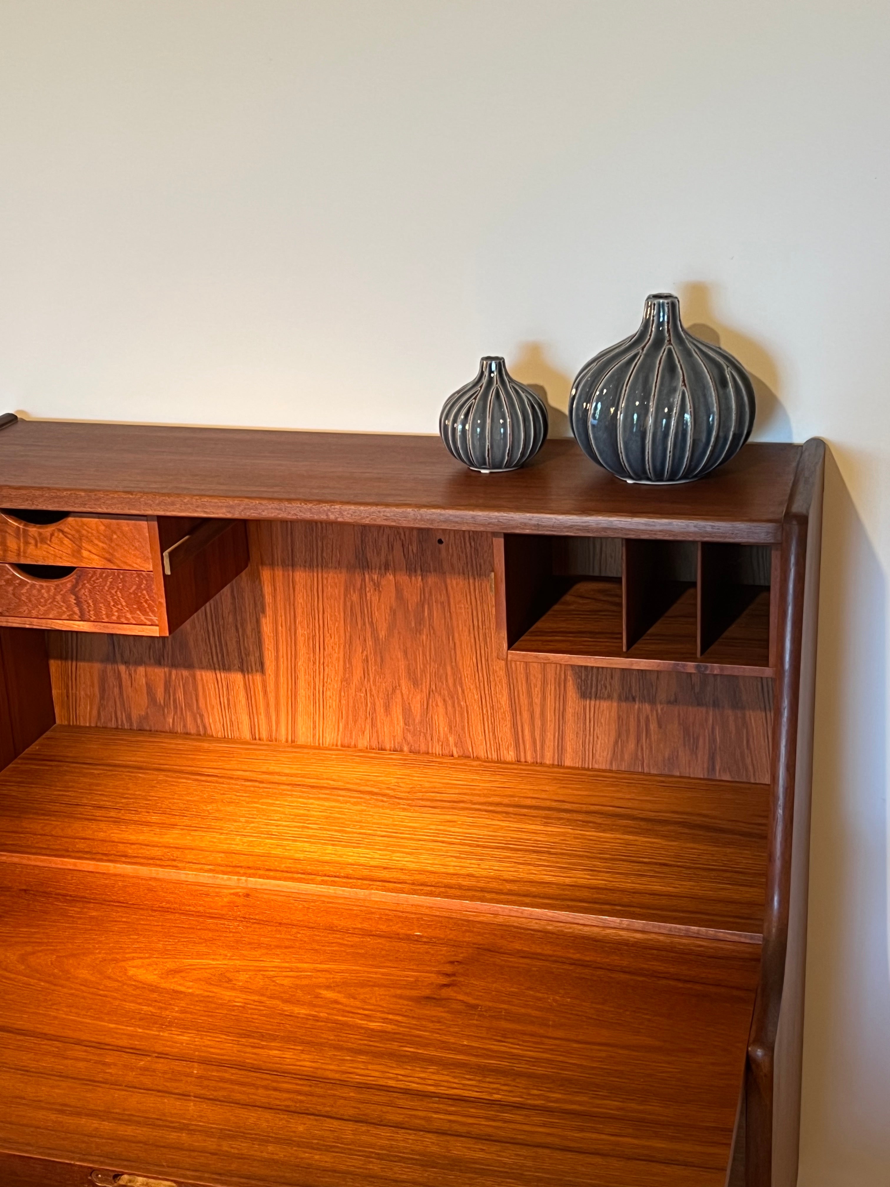 Secrétaire vintage scandinave « Alphonse » – Modèle 37 en teck par Arne Wahl Iversen pour Vinde Møbelfabrik